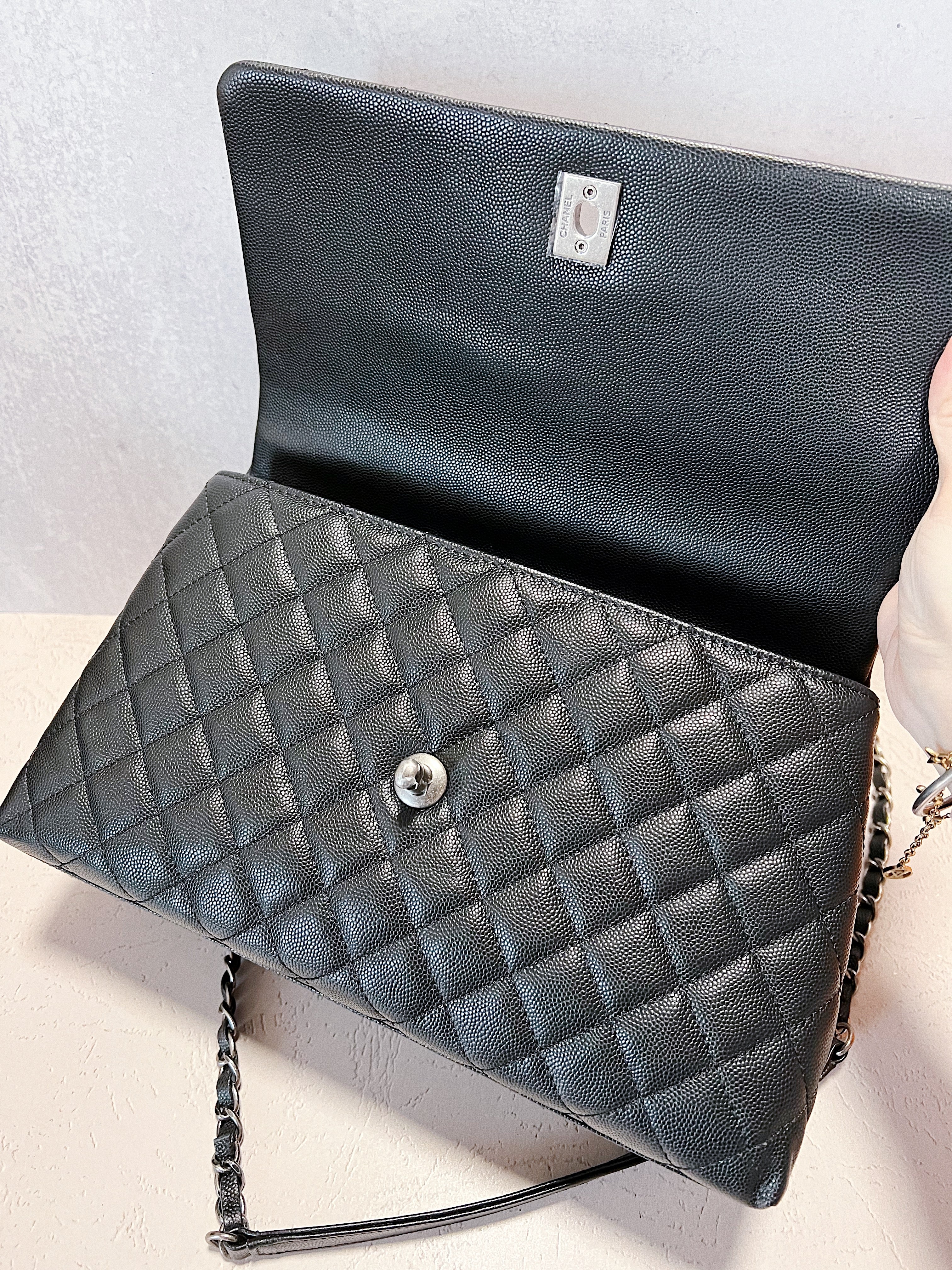 [TOP] CHANEL Coco Top Handle Caviar Bag 18x29X12CM - Black & SHW