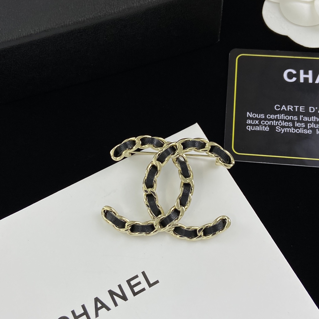 [TOP] CHANEL Brooch Collections
