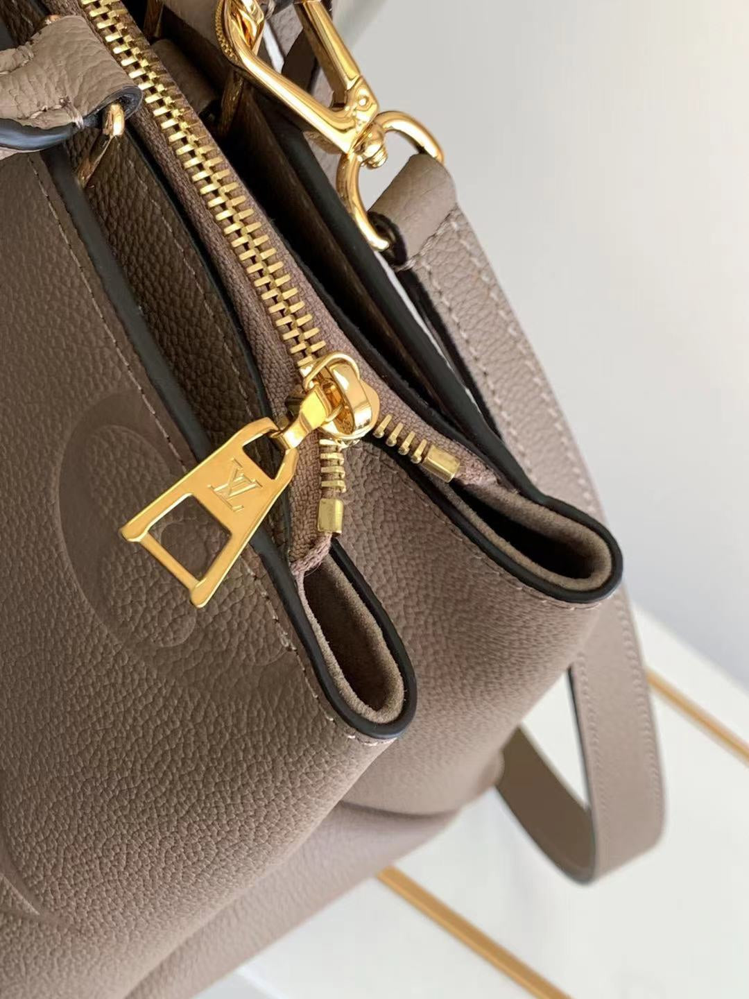 [TOP] Louis Vuitton LV L*V Grand Palais Monogram Empreinte Bag - Turtle Dove