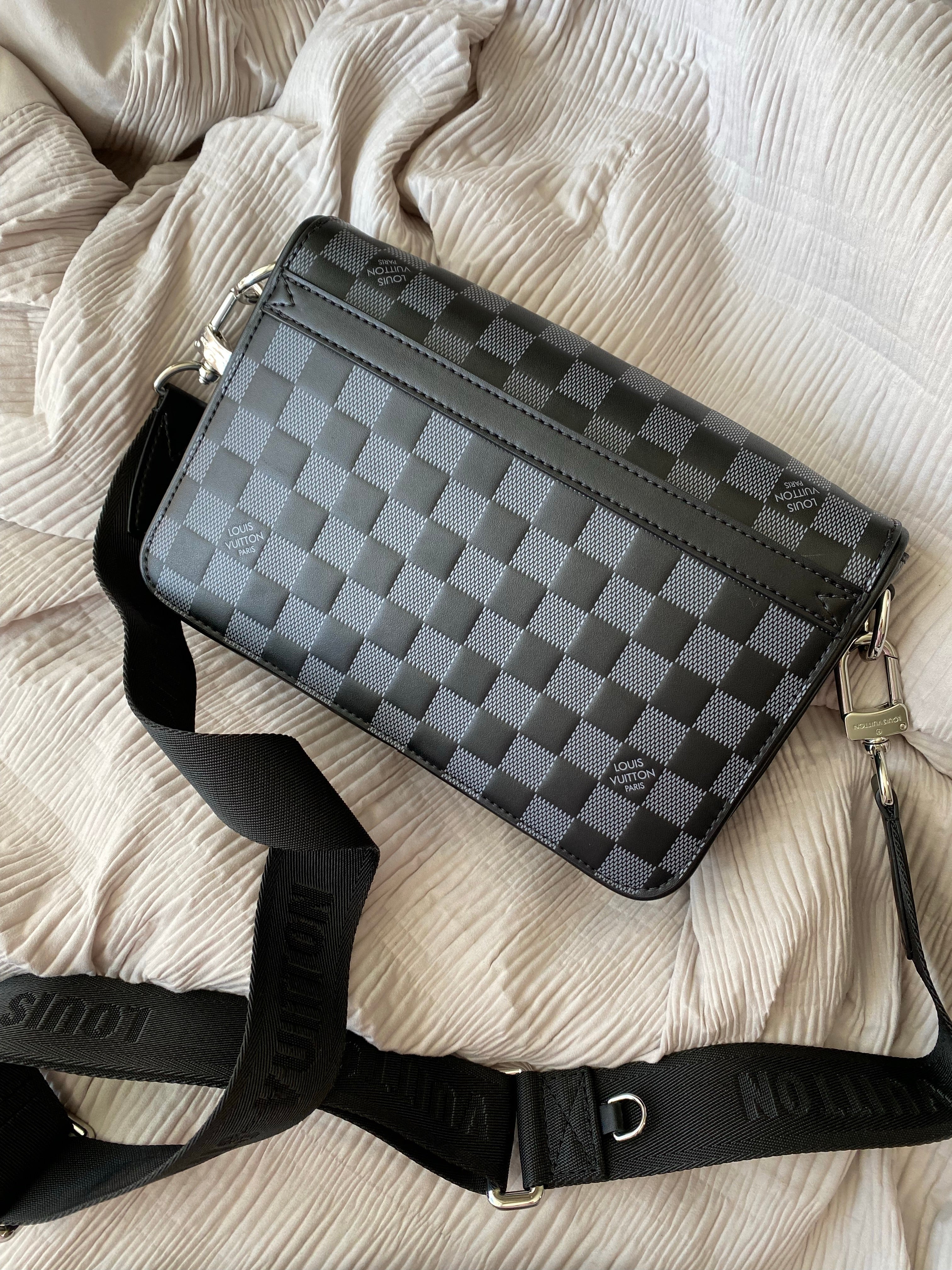 [TOP] Louis Vuitton LV  Messenger Bag 24 x 14 x 5 cm- Black