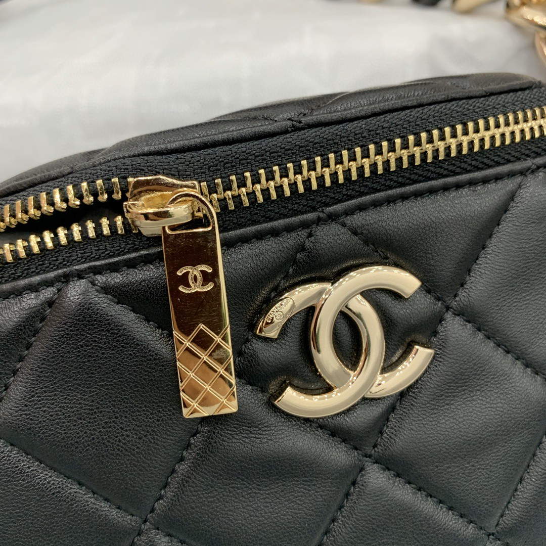[TOP] CHANEL Belt Bag Big Chain- Black & GHW