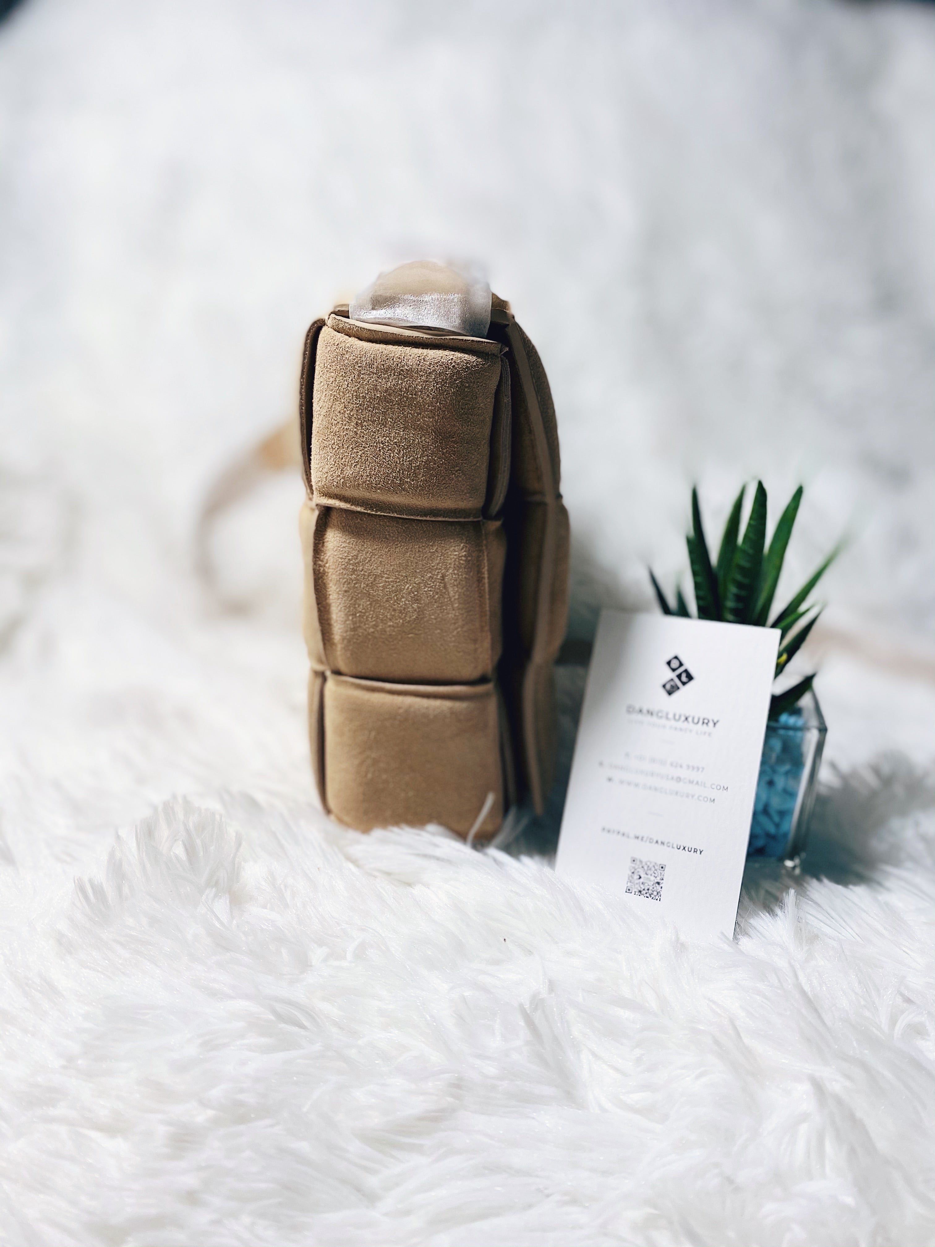 [TOP] Bottega Veneta BV  Padded Suede Bag - Cream