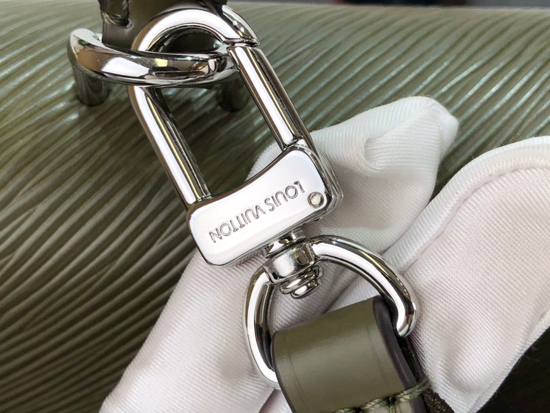 [TOP] Louis Vuitton LV L*V Cluny Epi Leather 20 x 16 x 7.5 cm- Green