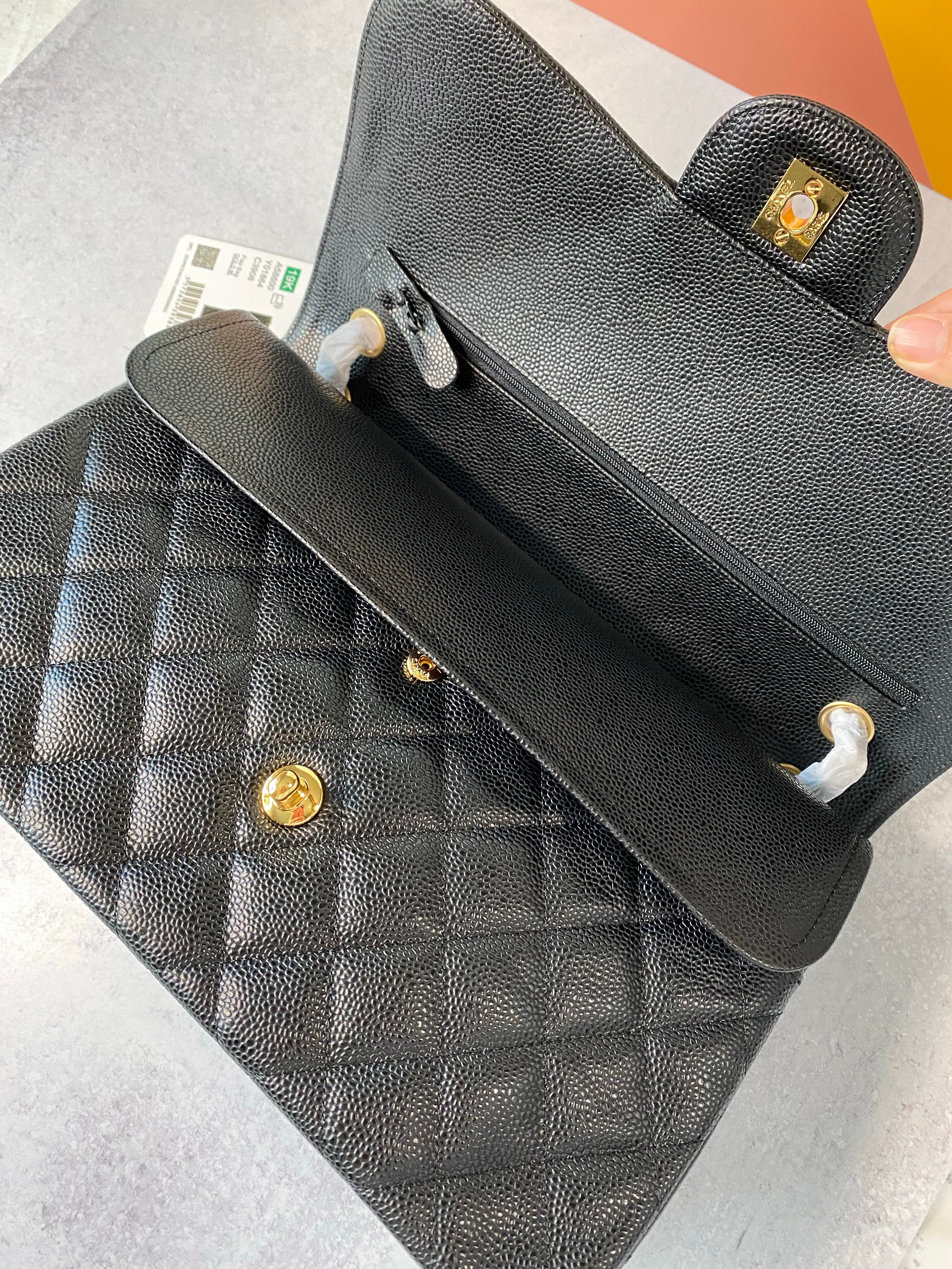 [TOP] CHANEL Classic Flap Bag Caviar Jumbo 30cm - Black & GHW