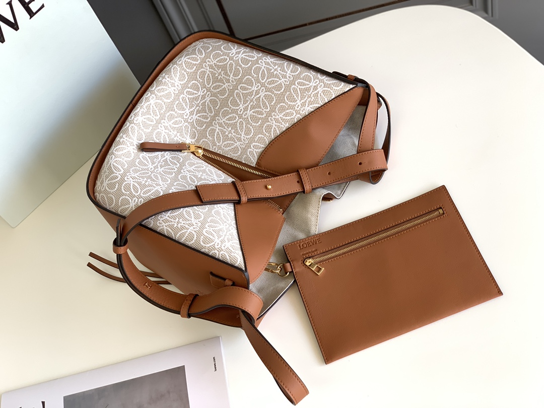 [TOP] LOEWE Calfskin Anagram Hammock Bag 29*14*26cm - Brown