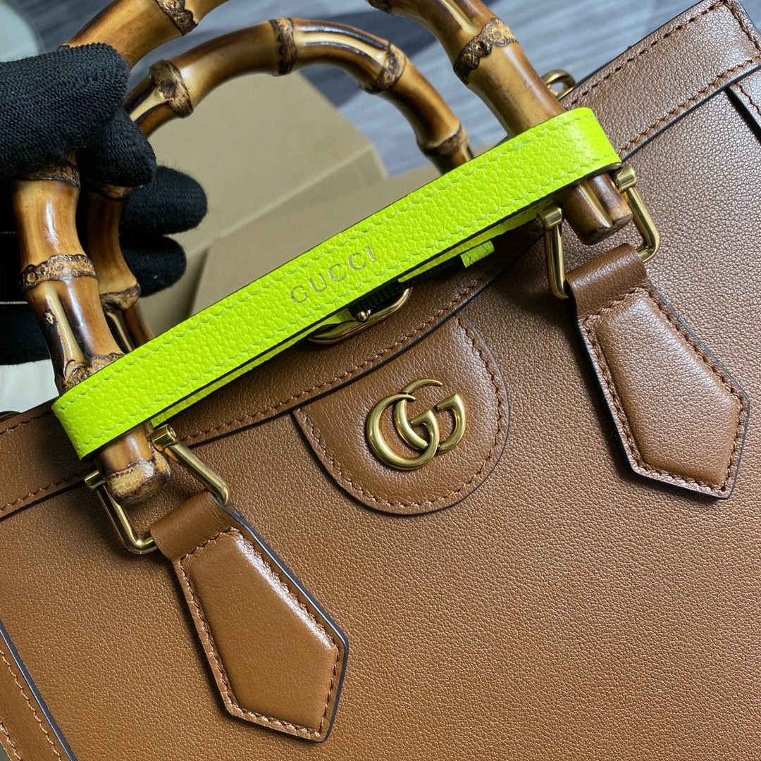 [TOP] GUCCI G*G Diana Medium Bag - Brown