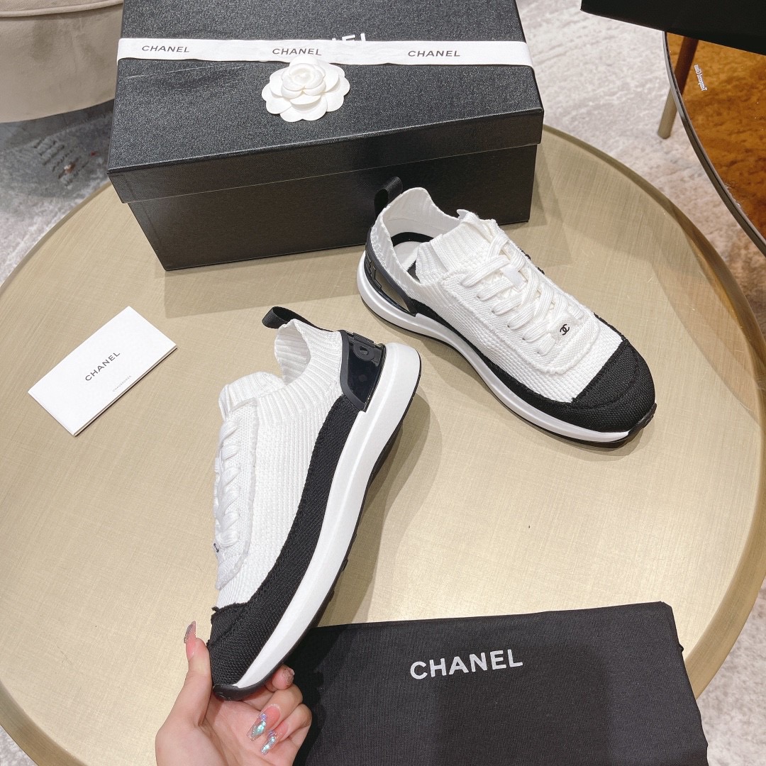 [TOP] CHANEL Sneaker - White & Black