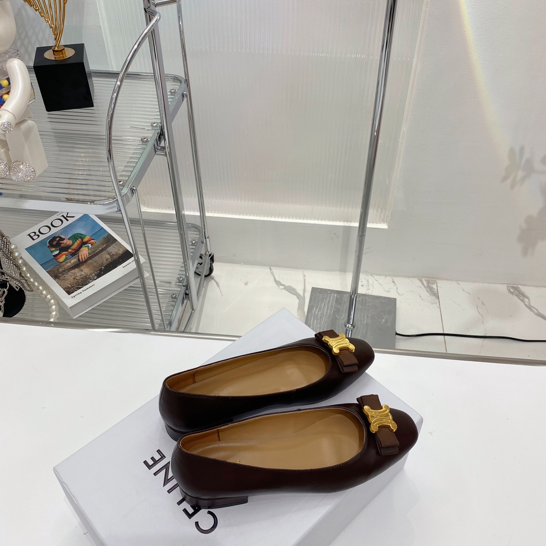 [TOP] CELINE Cowhide Flat - Brown - Cline