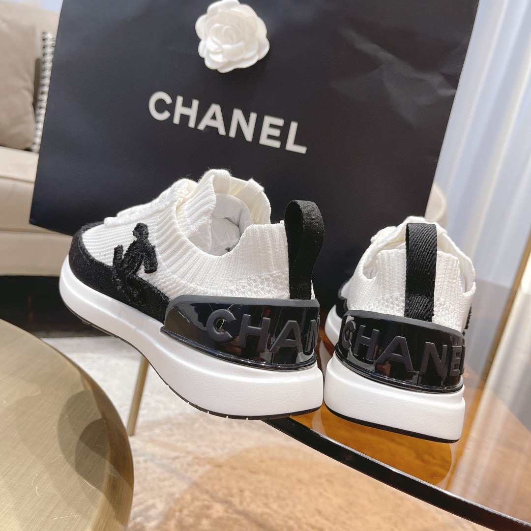 [TOP] CHANEL Sneaker - White & Black