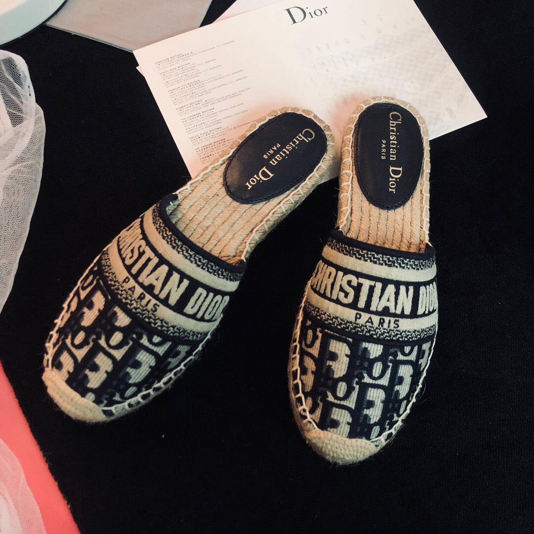 [TOP] Christian Dior Straw Embroidered Mullet - Blue/Grey