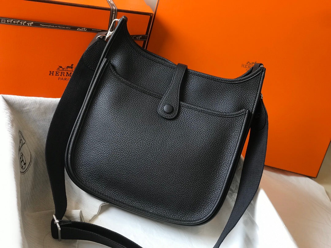 [TOP] HERMES Evelyne Togo Leather 28cm - Black & PHW