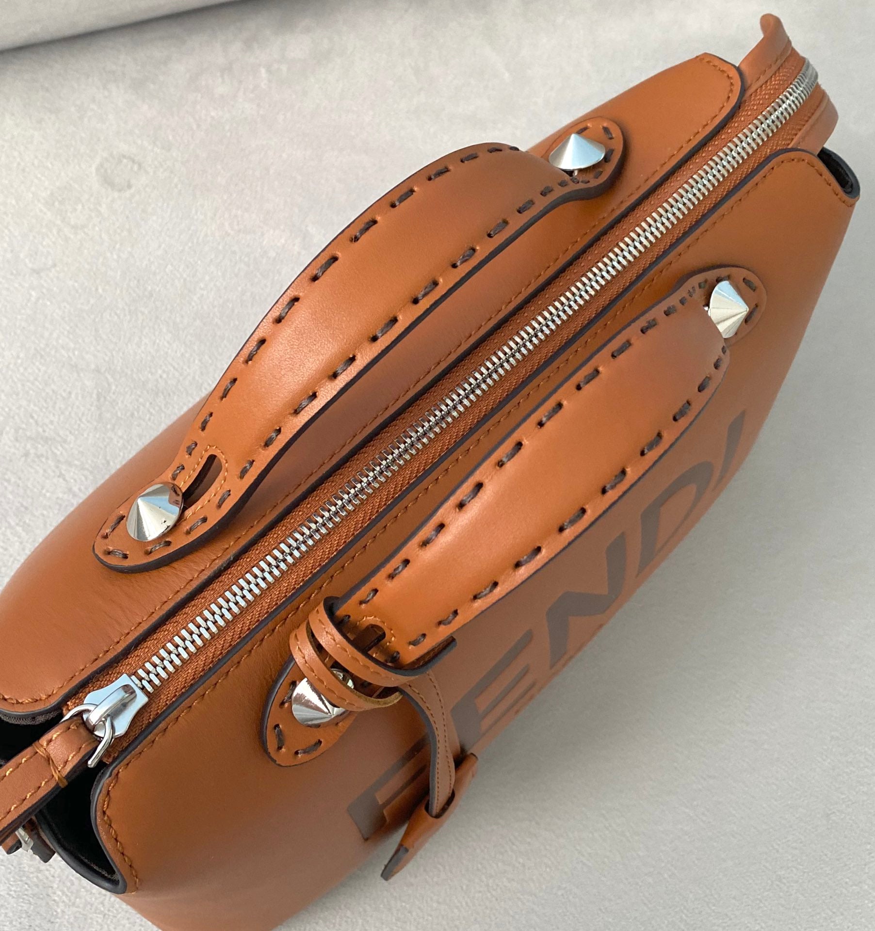 [TOP] FENDI FENDI By The Way Medium Bag - Brown