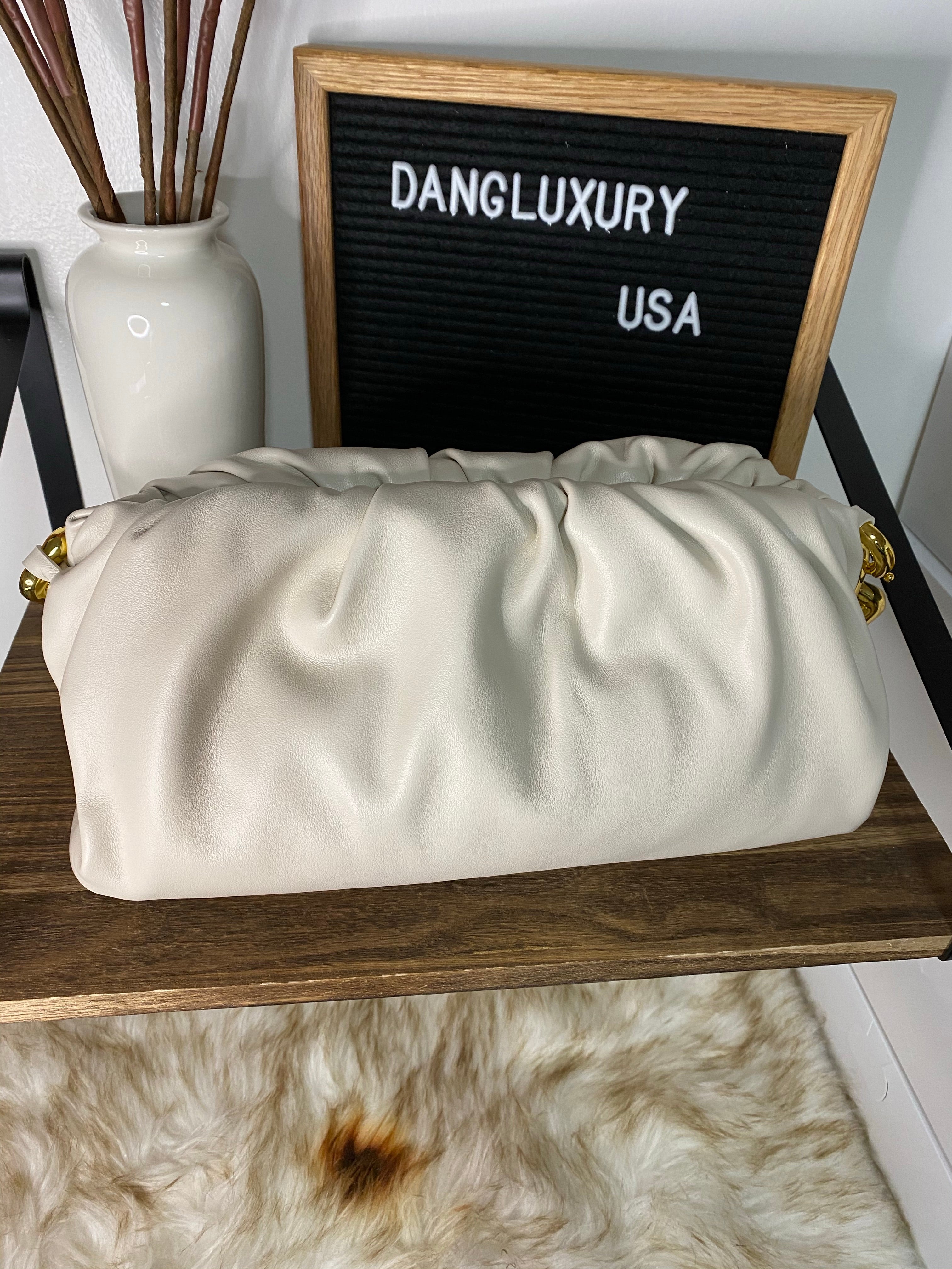 [TOP] Bottega Veneta BV  Chain Pouch  - Plaster