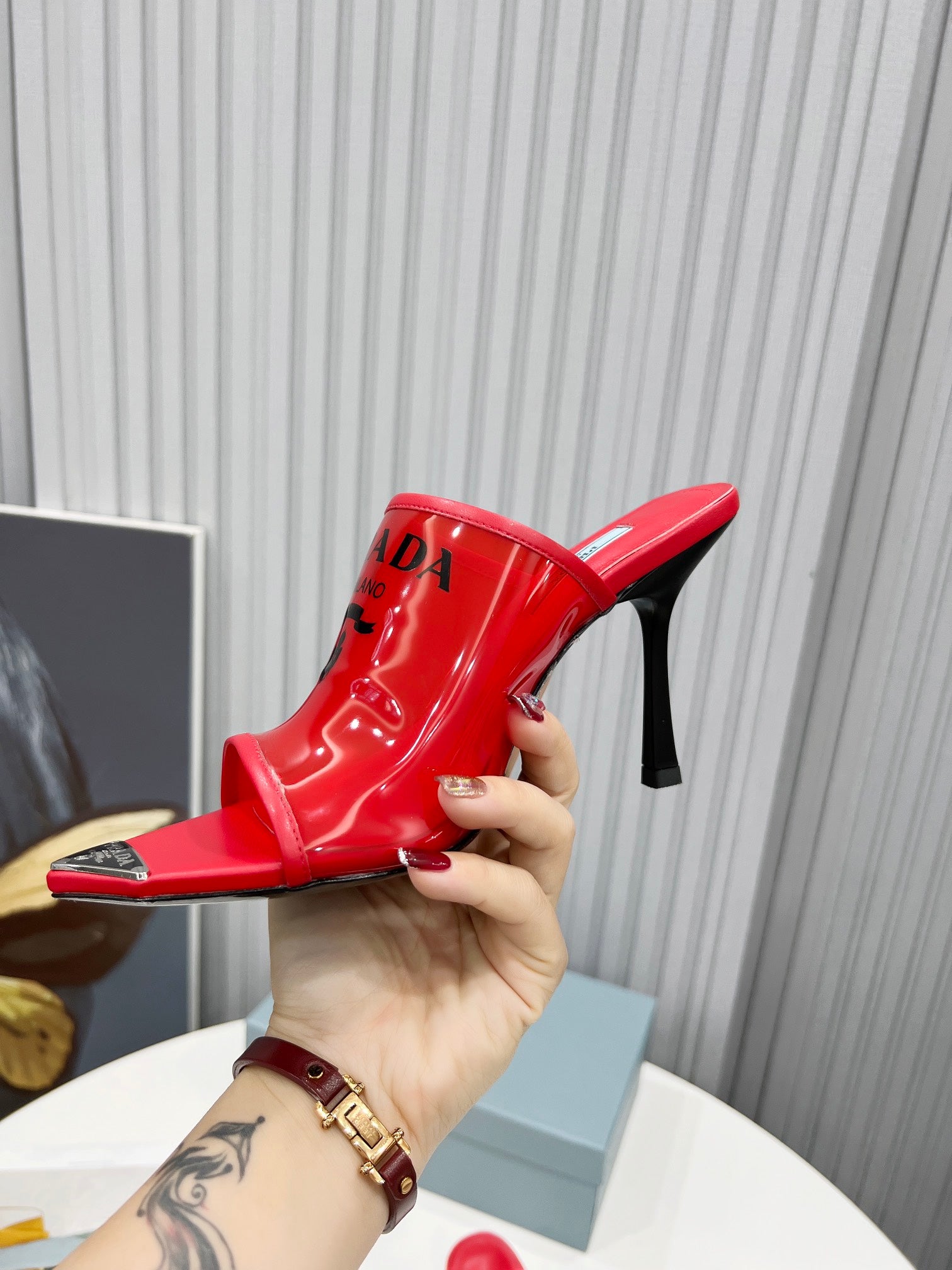 [TOP] PRADA Logo-print Plexiglas High-heel Slides - Red