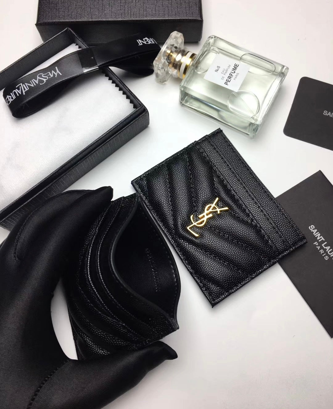 [TOP] Yves Saint Laurent YSL Card Holder Caviar Skin - Black