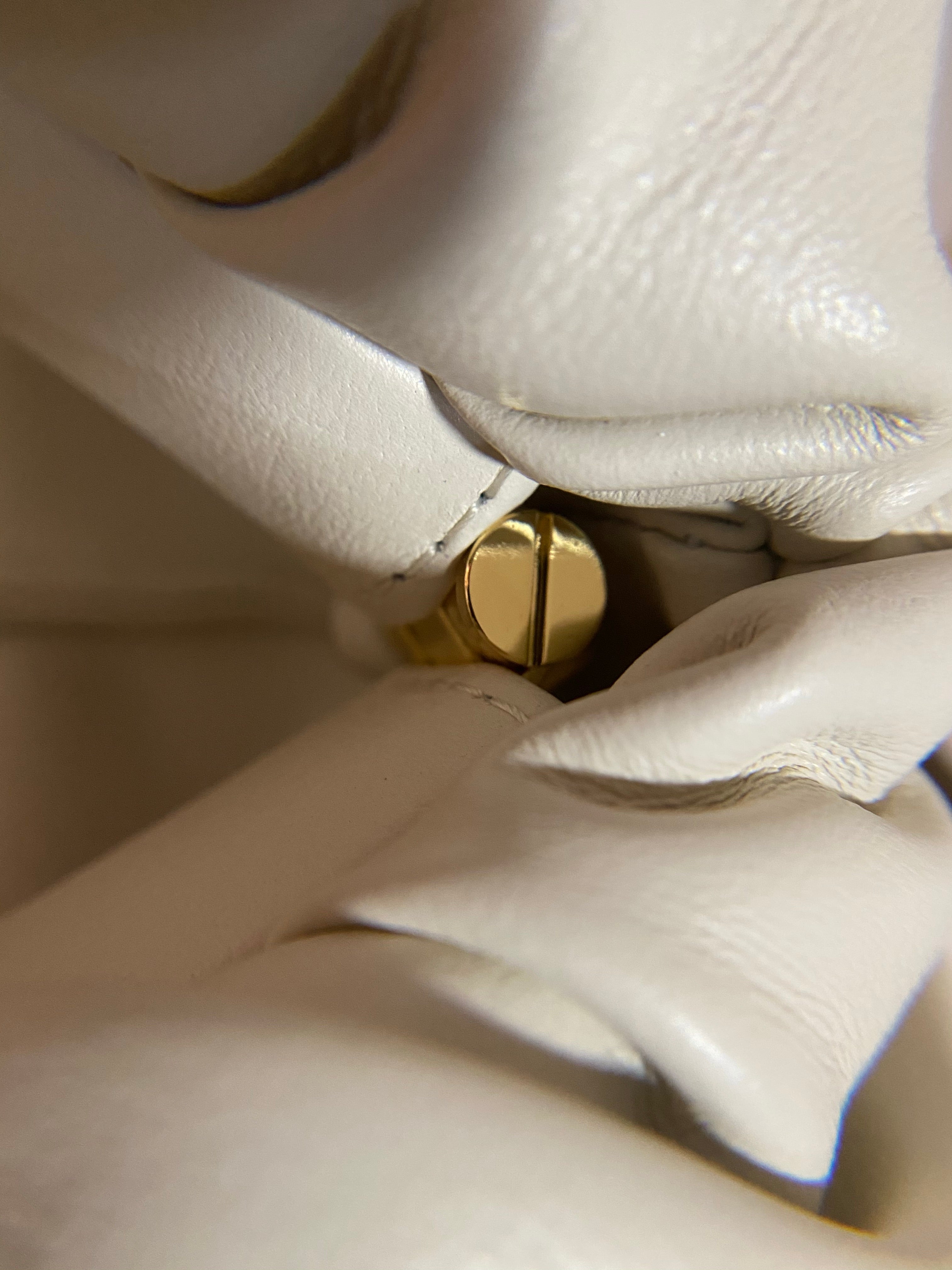 [TOP] Bottega Veneta BV  Chain Pouch  - Plaster