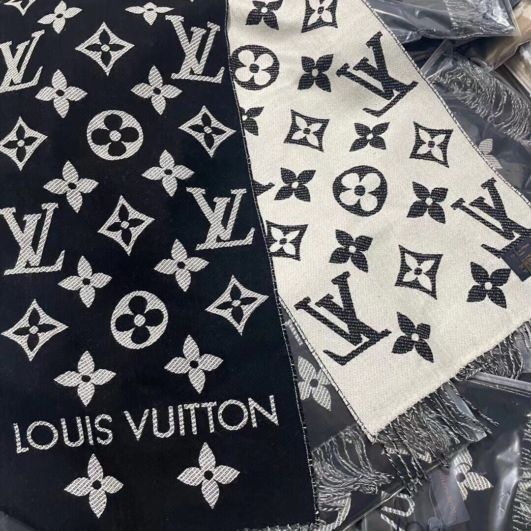 [TOP] Louis Vuitton LV Essential Scarf 186 x 34 cm - Four Colours