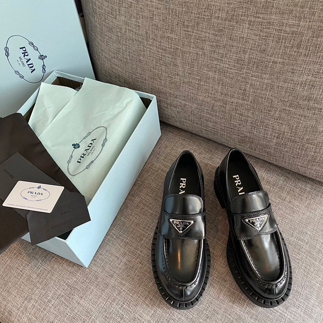 [TOP] PRADA Brushed Leather Logo Loafers- Black