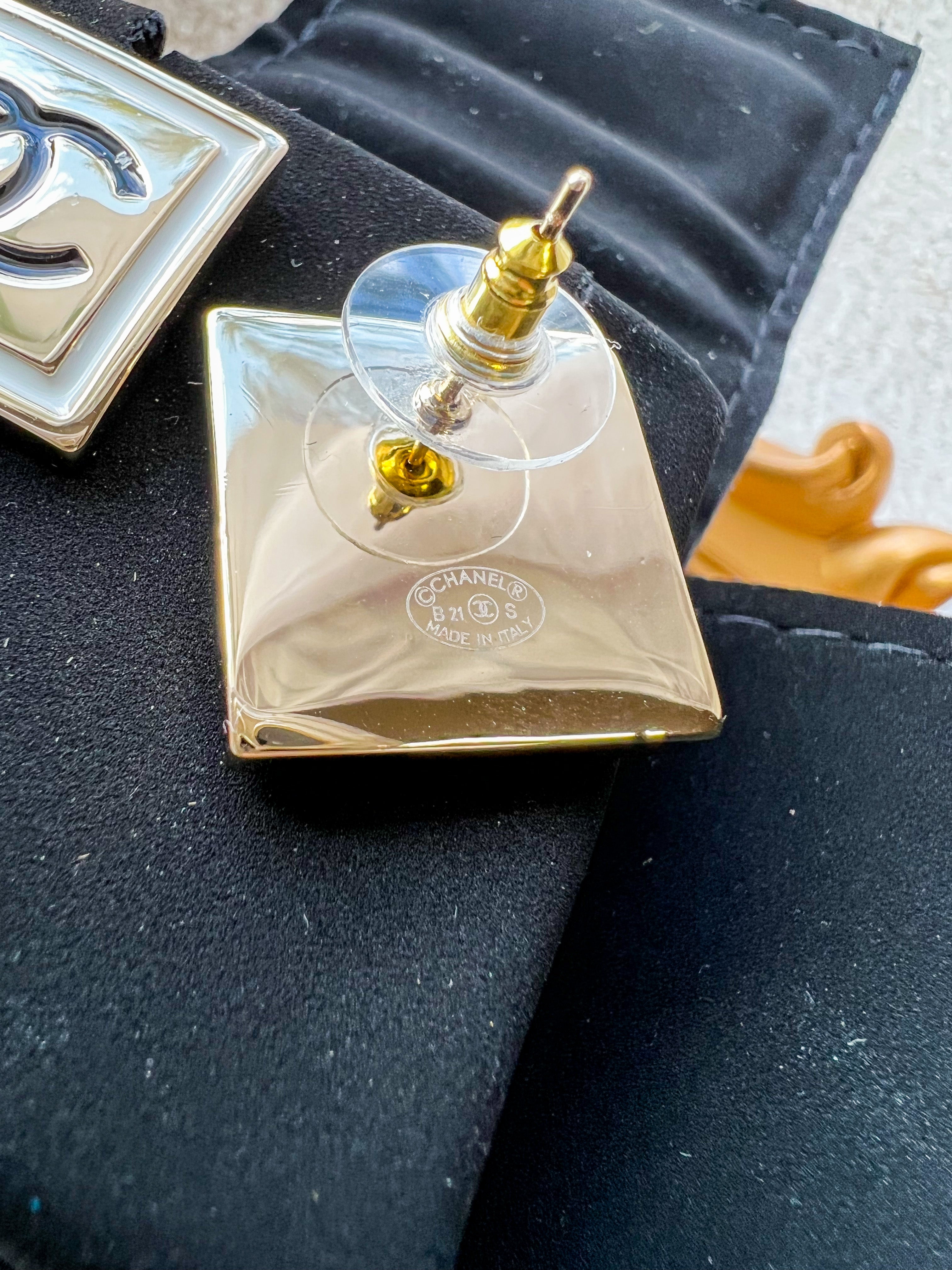 [TOP] CHANEL Square Black Coco Stud Earrings