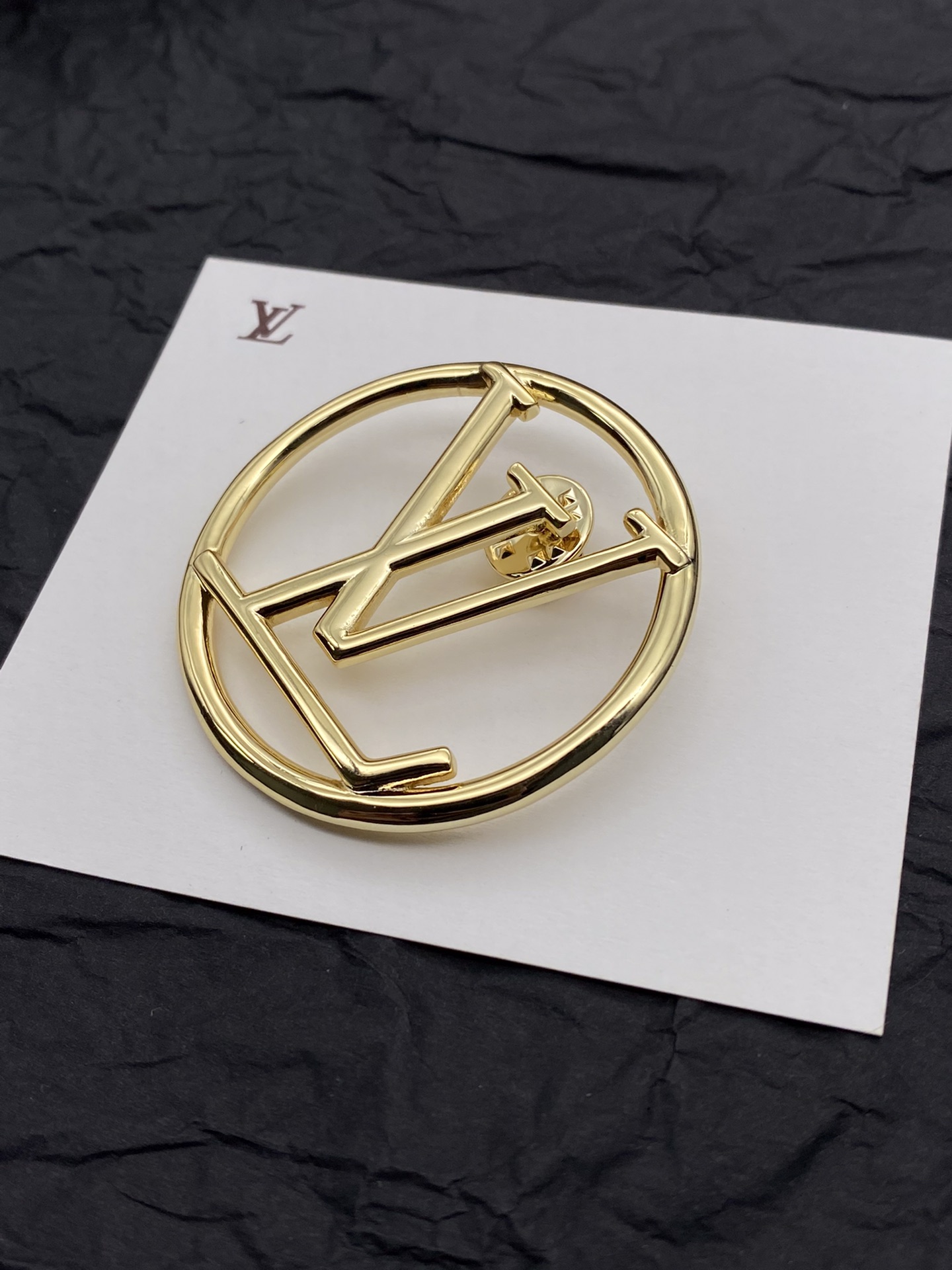 [TOP] Louis Vuitton LV Brooch - Gold