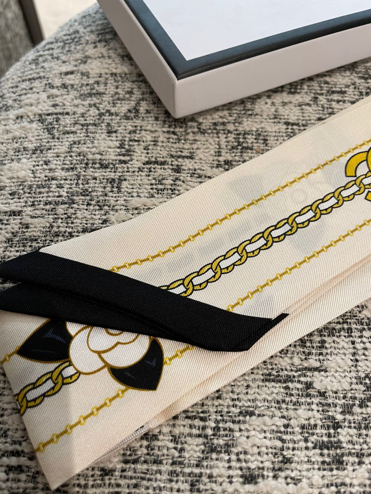 [TOP] CHANEL Slim Bandeau 120 × 6 cm – Four Colours