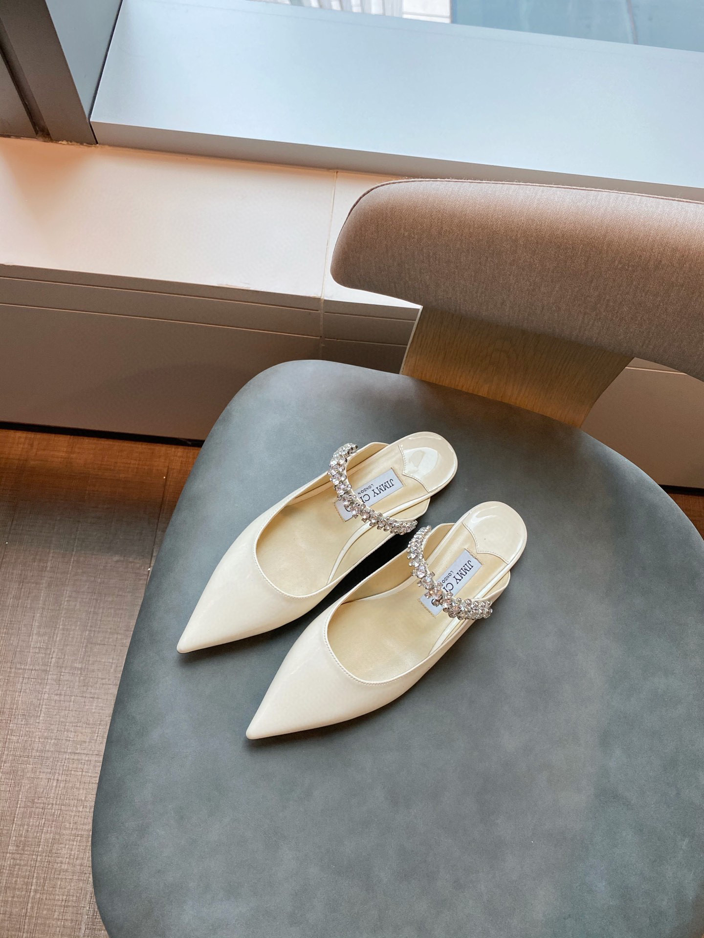 [TOP] Jimmy Choo Bing Flat Crystal - 4 Colours