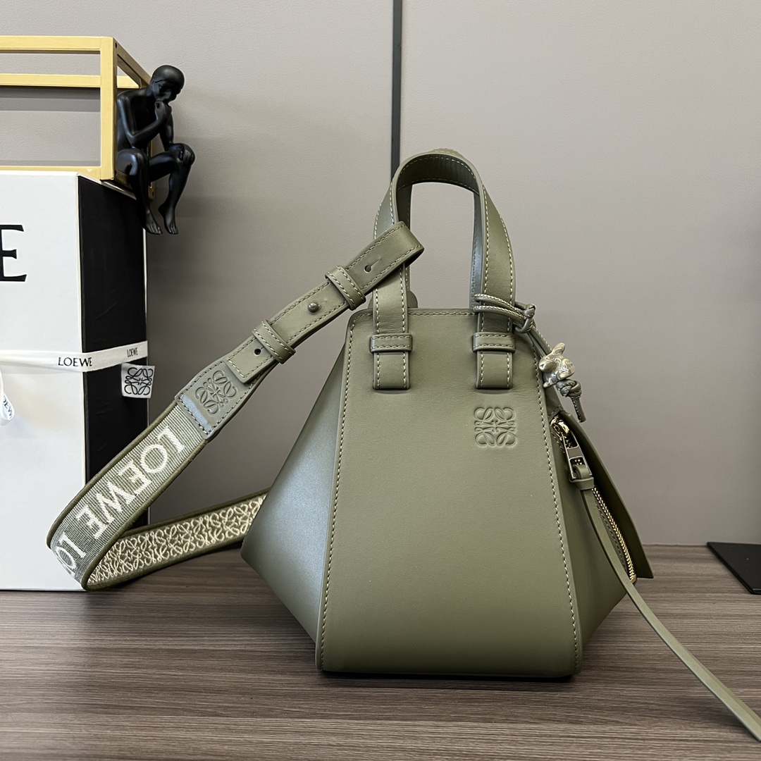 [TOP] LOEWE Calfskin Hammock Bag 19.5*14.4*20.8 cm -Green