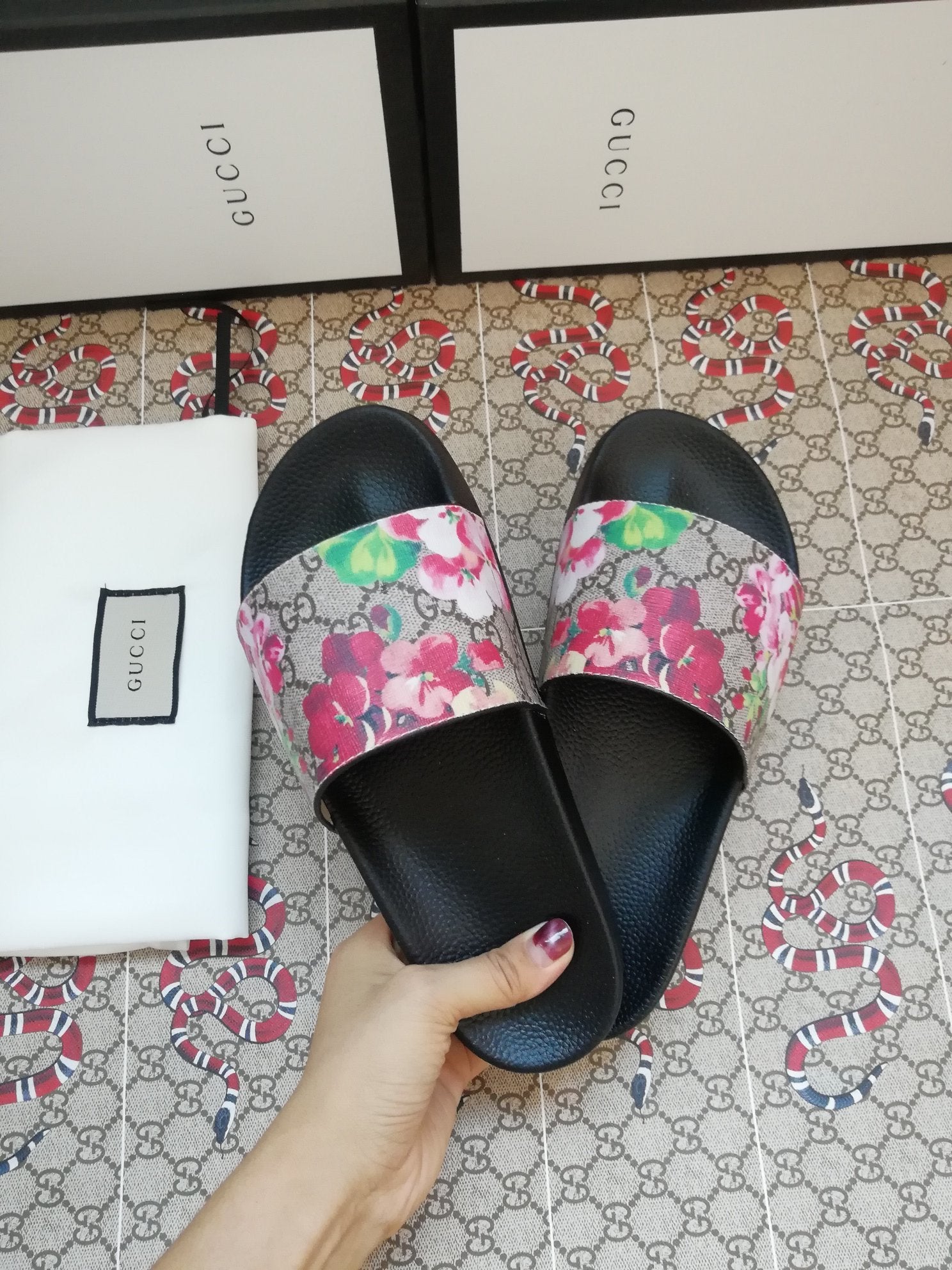 [TOP] GUCCI Flower Slide