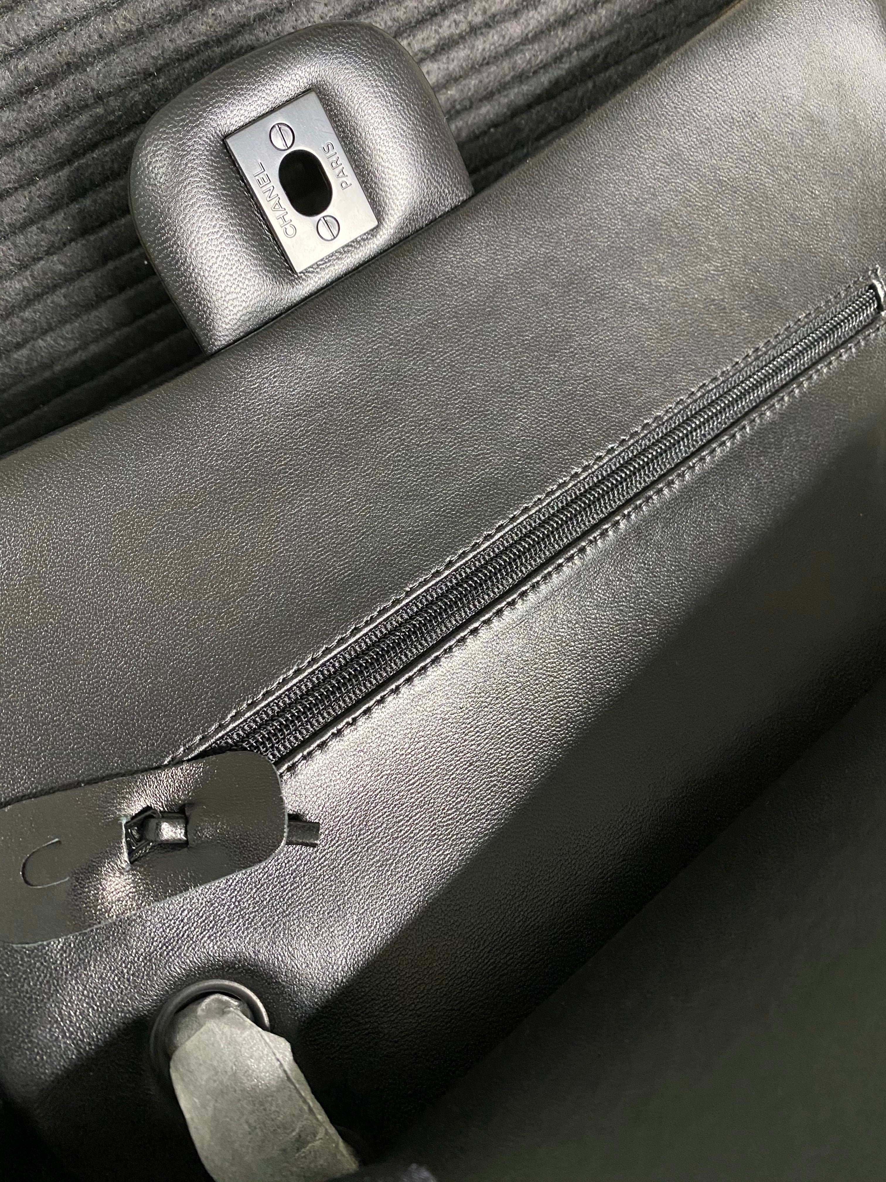 [TOP] CHANEL Classic Flap Bag Chevron Lambskin Medium 25.5cm – All Black