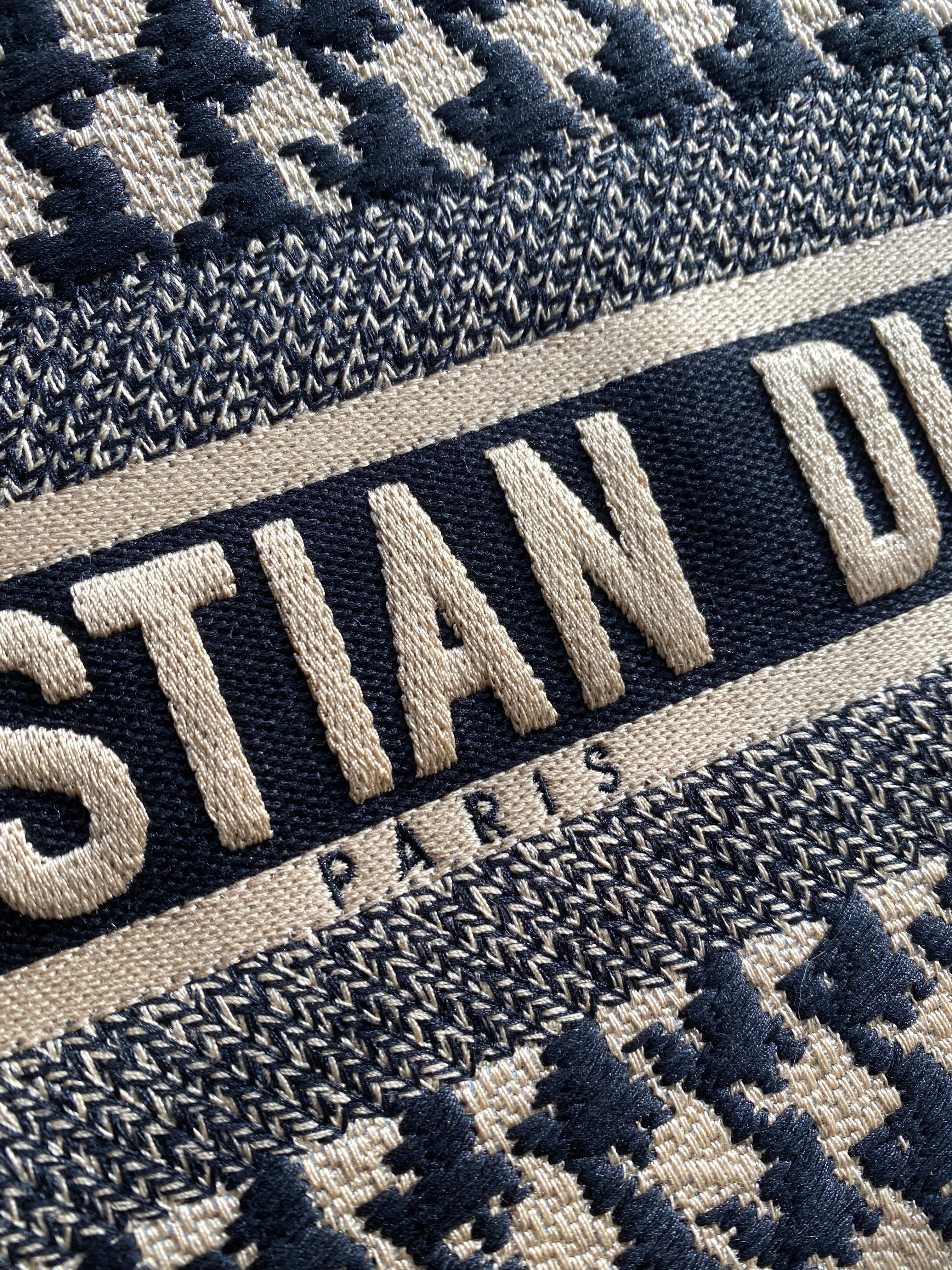 [TOP] Christian Dior Book Tote Bag Small 26.5cm - Black and White