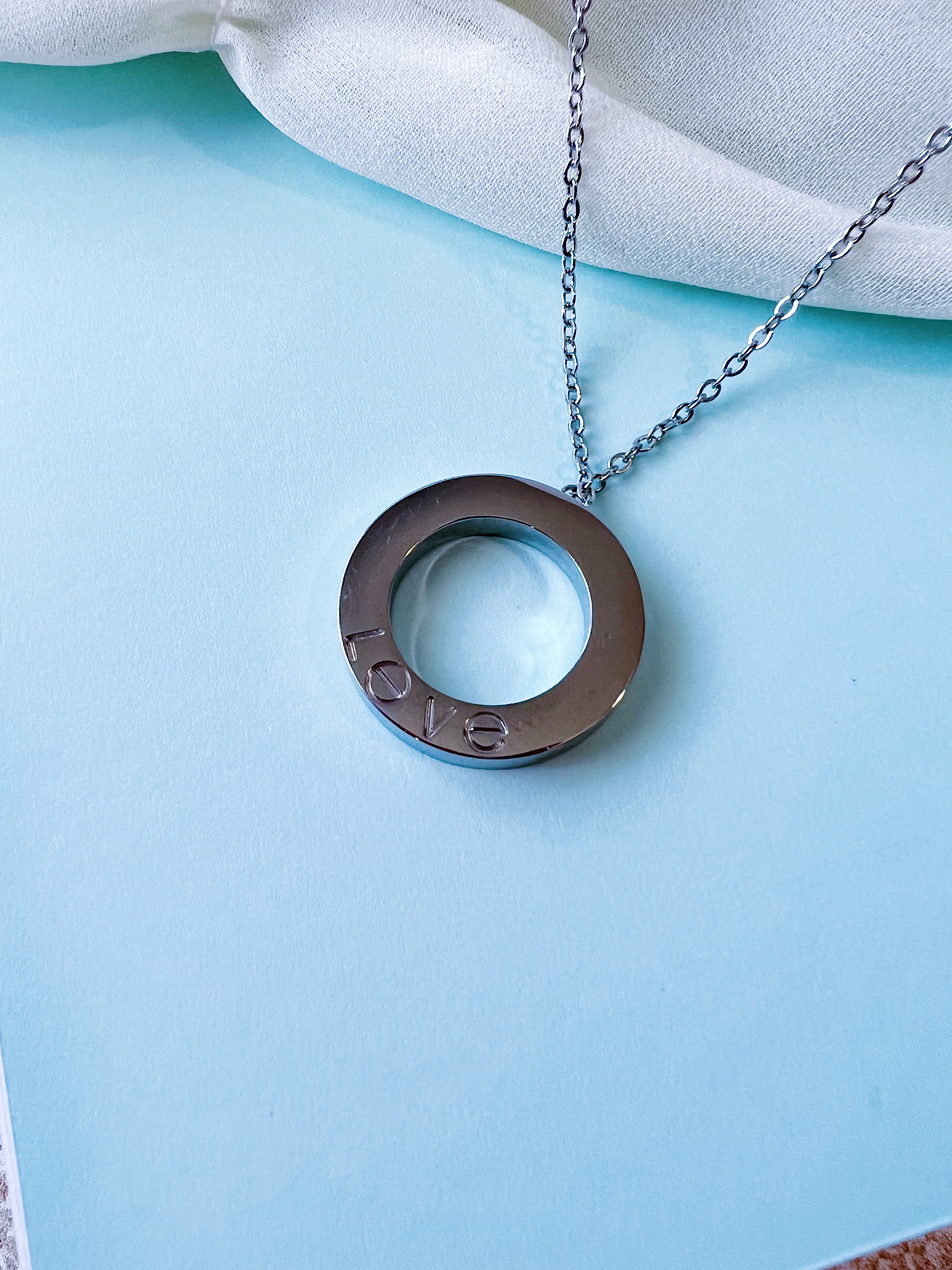 [TOP] Cartier Round Necklace w Stones