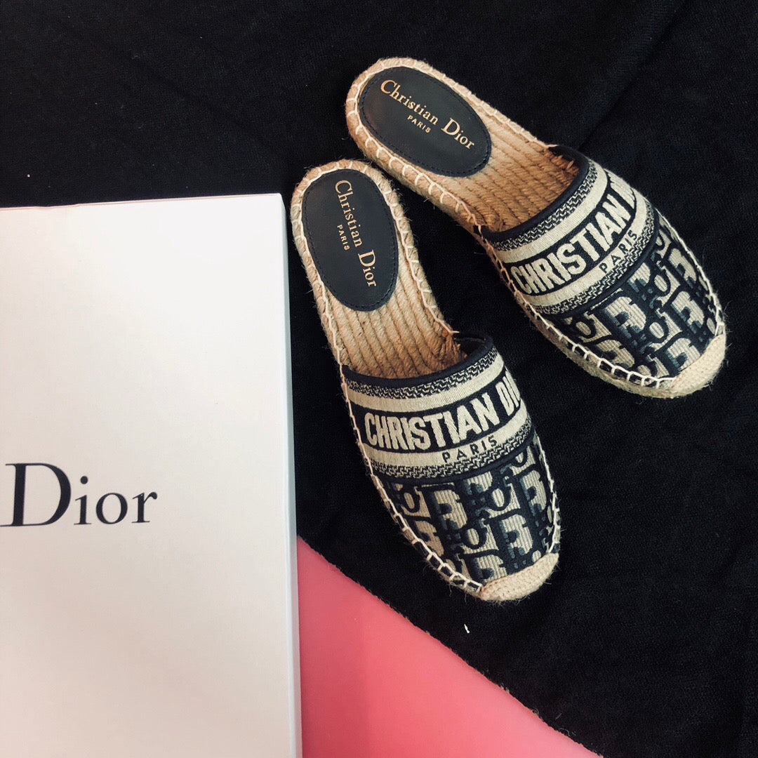 [TOP] Christian Dior Straw Embroidered Mullet - Blue/Grey