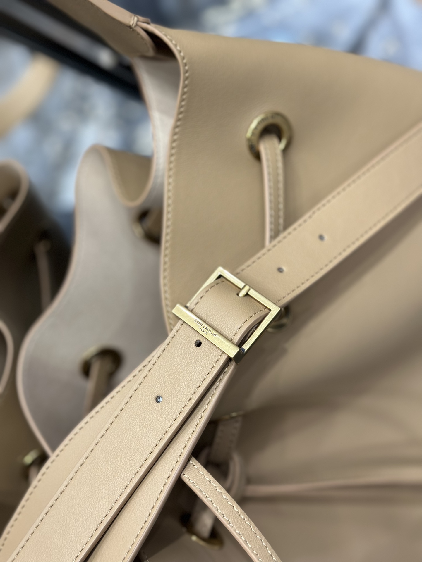 [TOP] Yves Saint Laurent YSL Flat Hobo bag