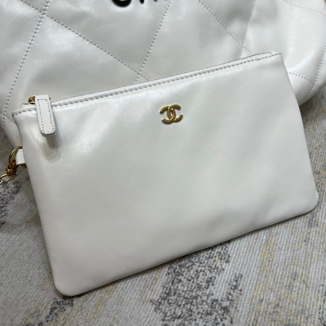 [TOP] CHANEL 22 Bag Small 35cm - White & Black Logo