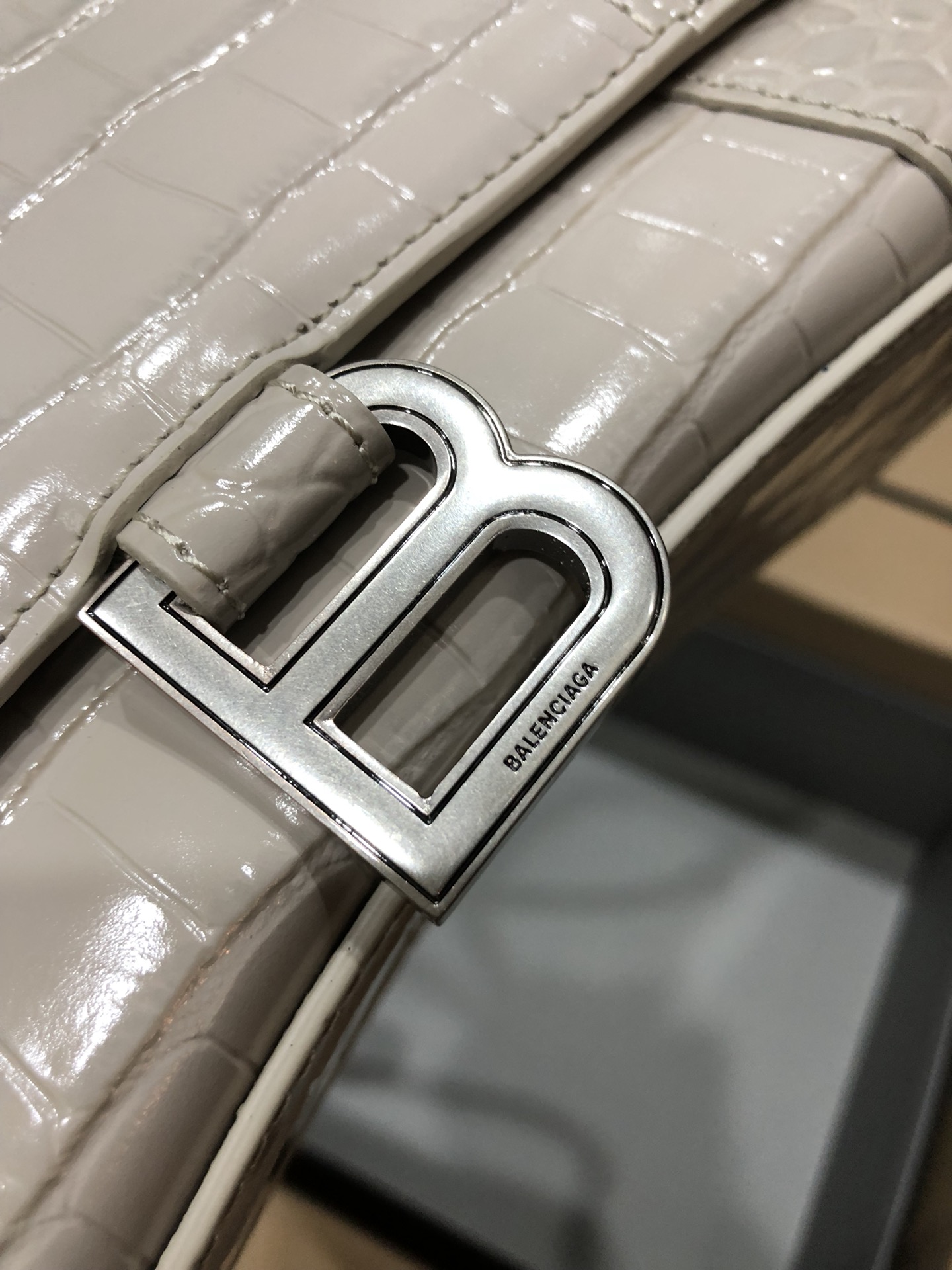 [TOP] BALENCIAGA Crocodile-Print Hourglass Bag 19/23cm - Gray