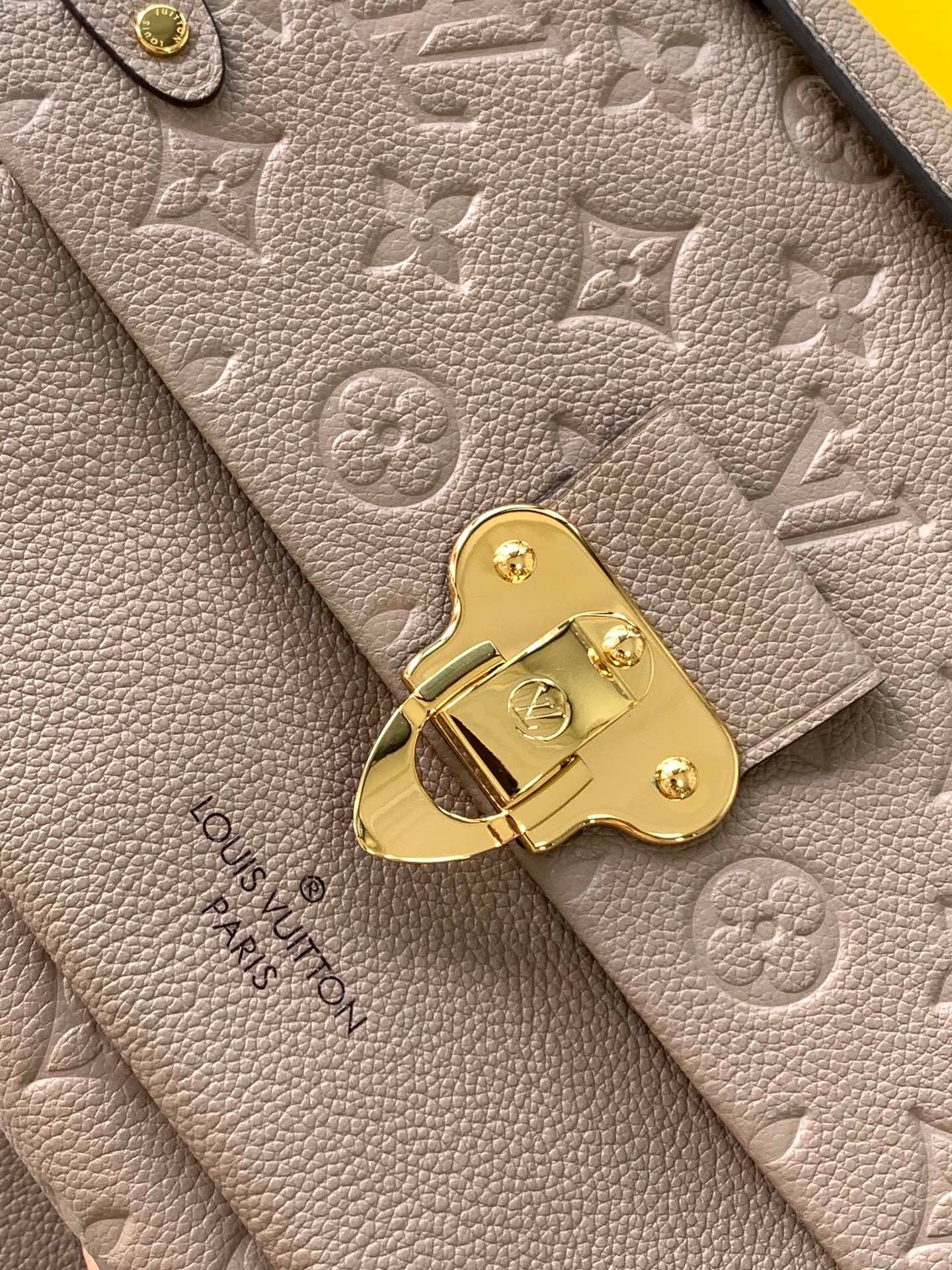 [TOP] Louis Vuitton LV Vavin 25.0 x 17.0 x 9.5 cm - Taupe