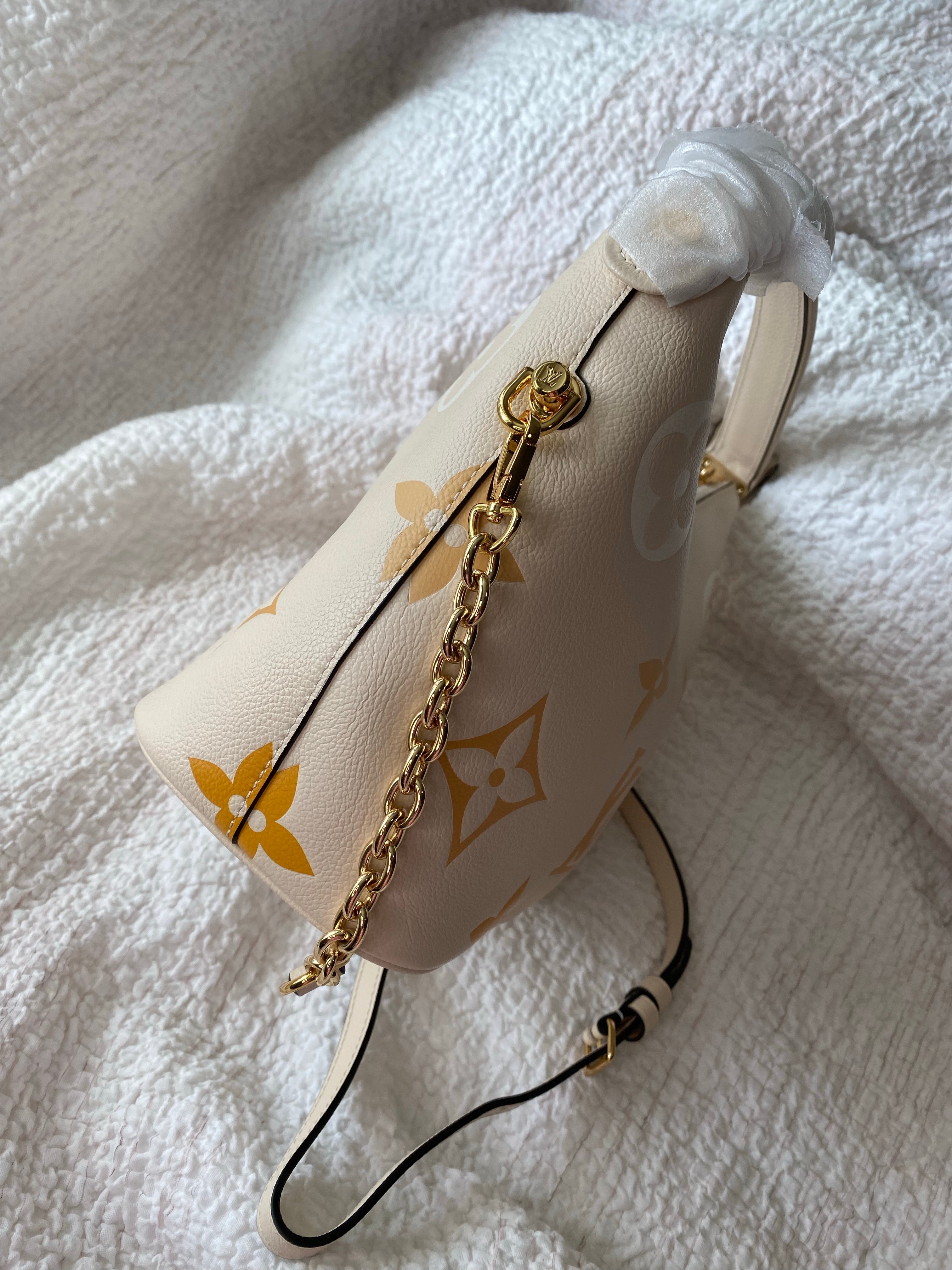 [TOP] Louis Vuitton LV Marshmallow Hobo Bag 24 x 22 x 13 cm - Vanilla Yellow