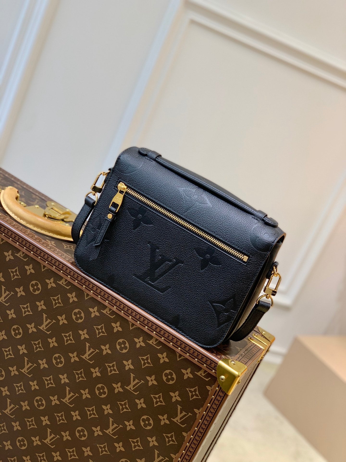 [TOP] Louis Vuitton LV Empreinte Metis Giant Monogram 25X19X7cm - Black