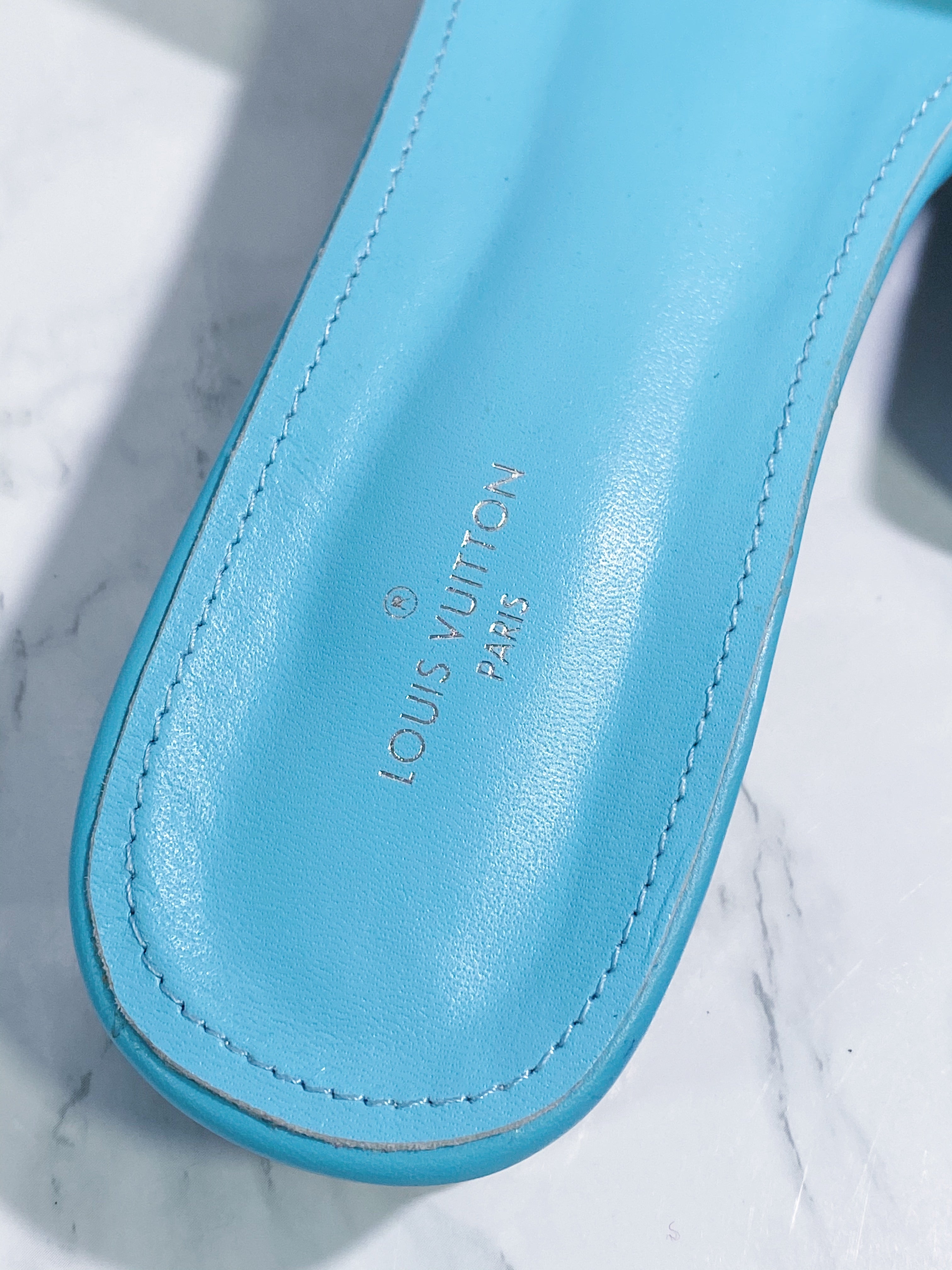 [TOP] Louis Vuitton LV L.V Empreinte Sandals - Blue