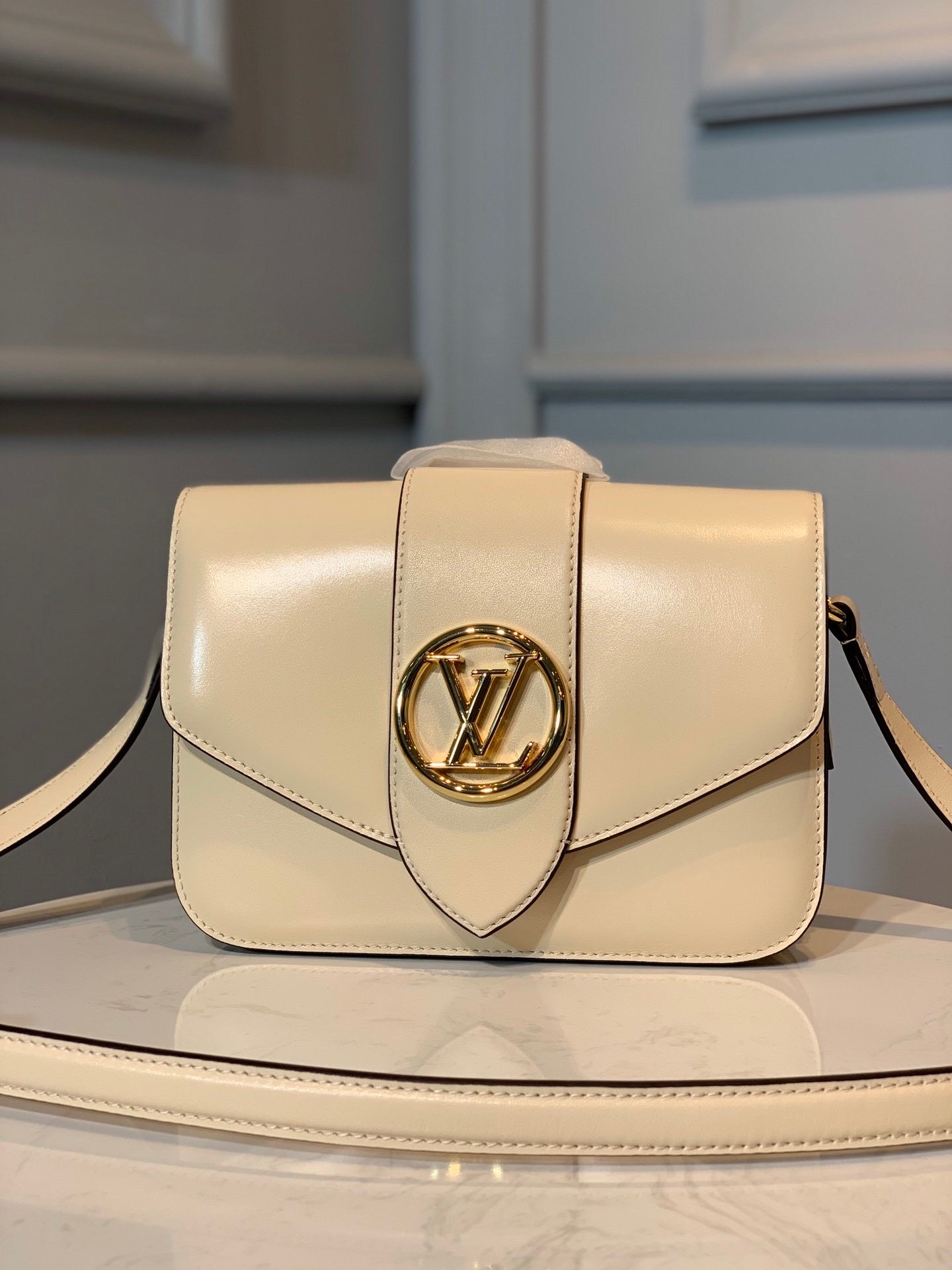 [TOP] Louis Vuitton LV Pont 9 Bag 23 × 15 × 8 cm- Cream