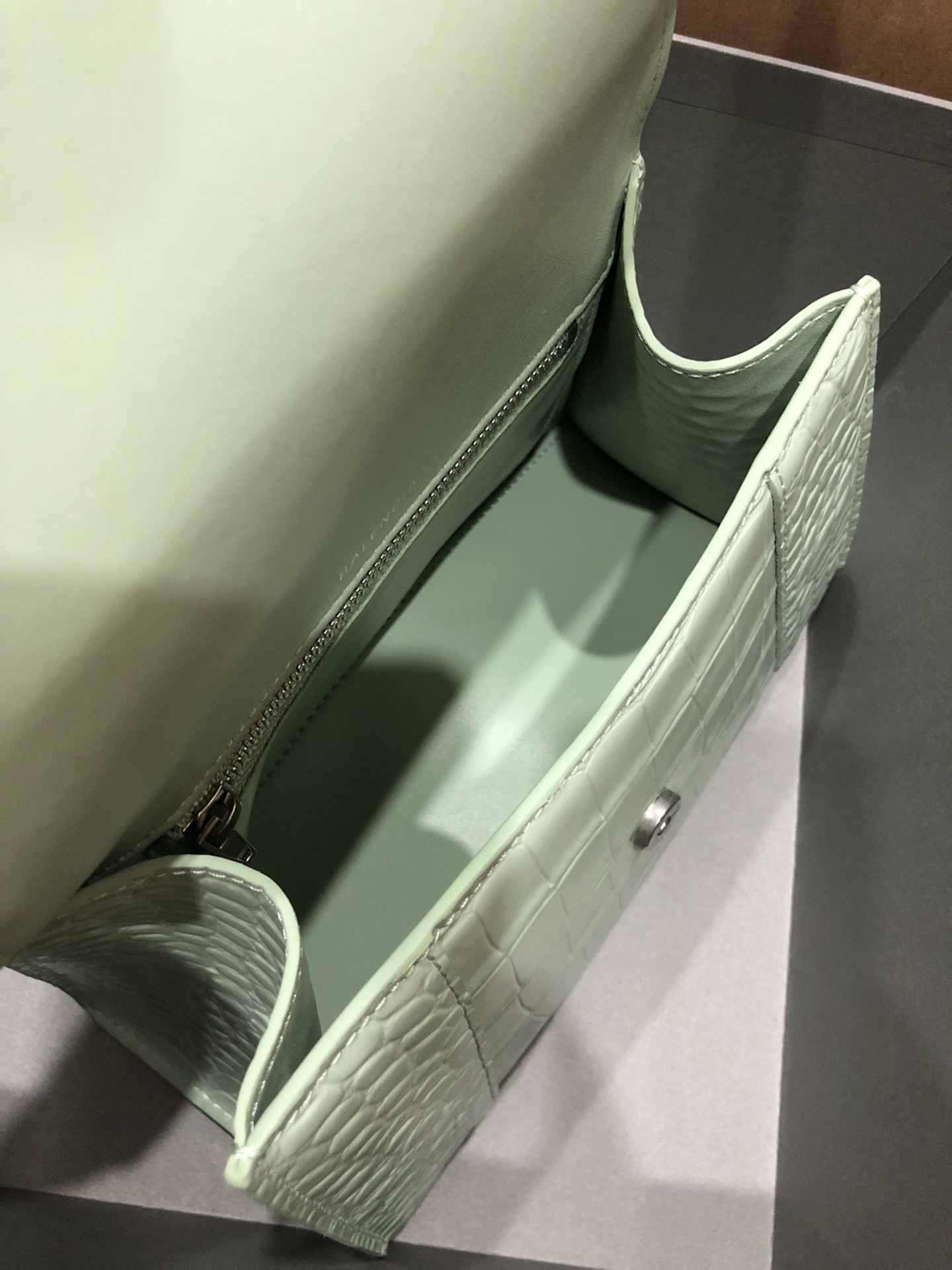 [TOP] BALENCIAGA Crocodile-Print Hourglass Bag 19/23cm - Green