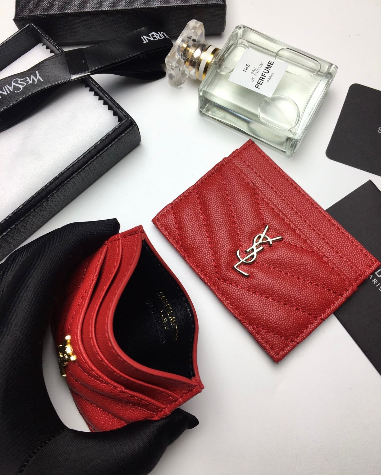 [TOP] Yves Saint Laurent YSL Card Holder Caviar Skin - Red