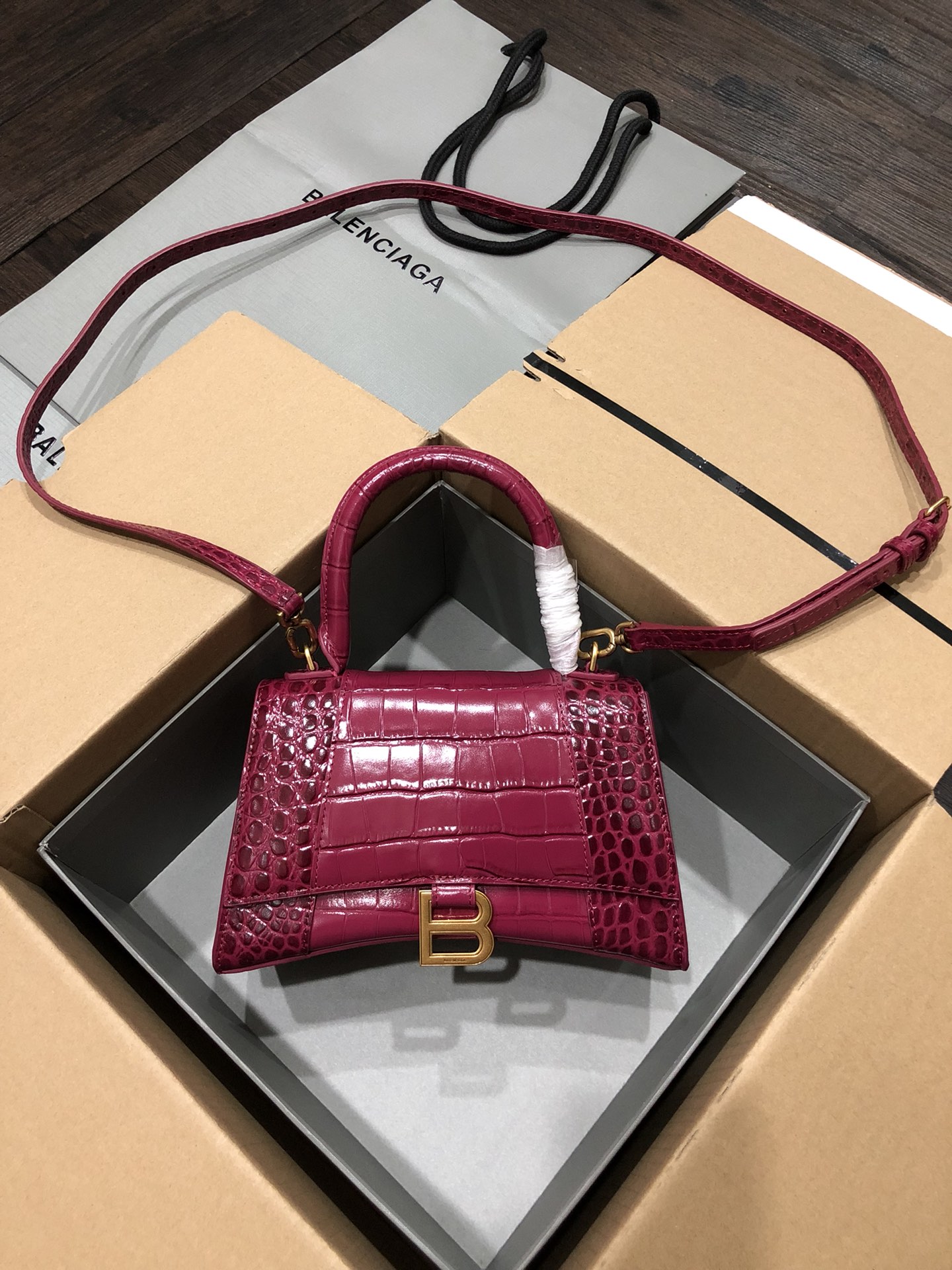 [TOP] BALENCIAGA Crocodile-Print Hourglass Bag 19/23cm - Red