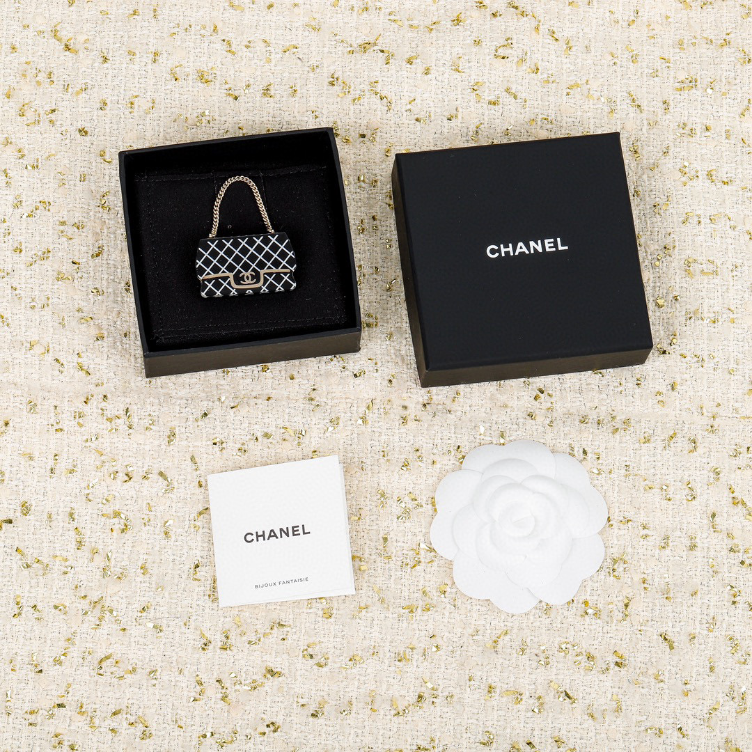 [TOP] CHANEL Vintage Classic Flab Bag Brooch - Black