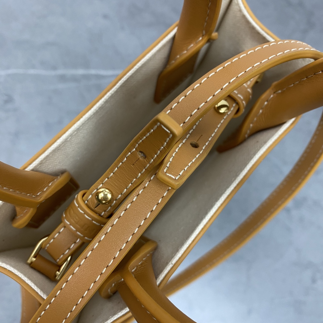 [TOP] CELINE Triomphe Tote Mini 17-20-6 - Burlap White