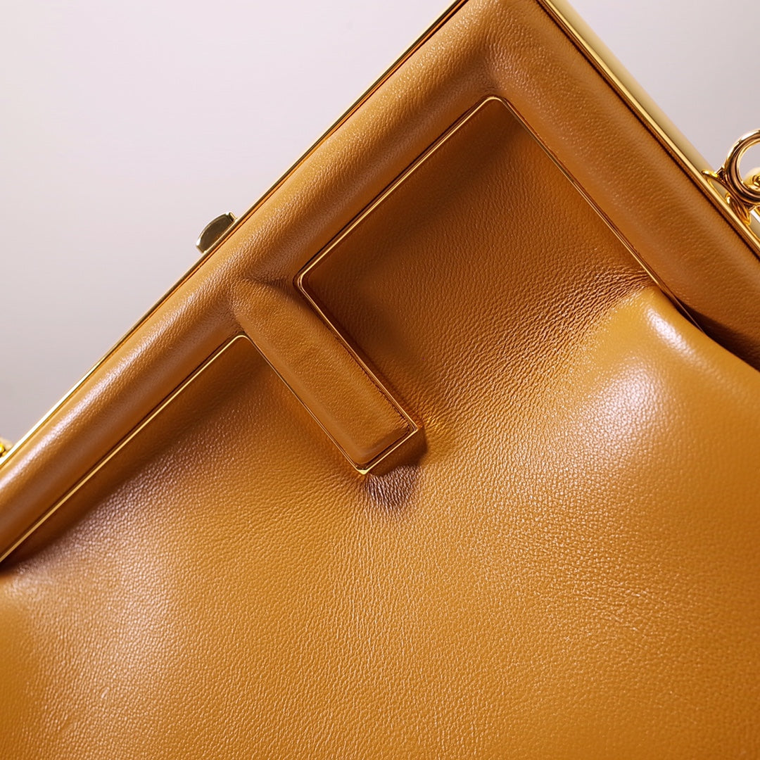 [TOP] FENDI FENDI First Small Bag - Brown