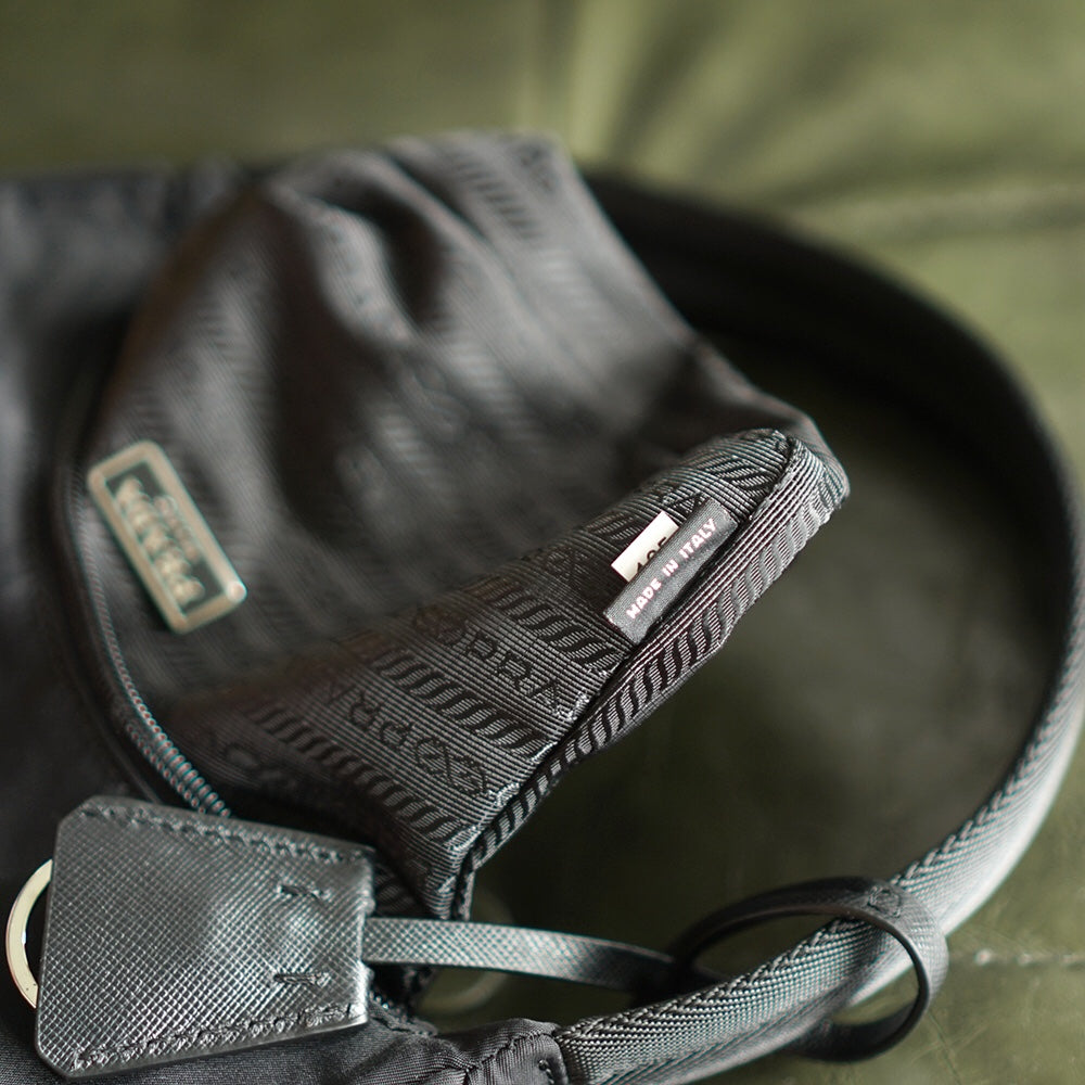 [TOP] PRADA Re-Edition 2000 Bag Hobo Nylon - Black
