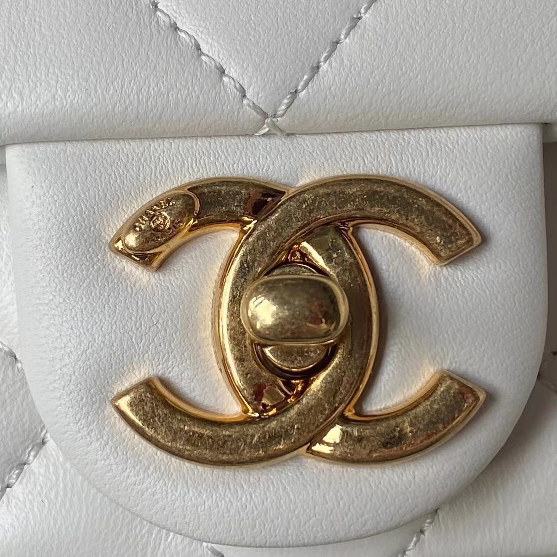 [TOP] CHANEL Classic CF Lambskin - Medium 20cm - GHW - 4 colours