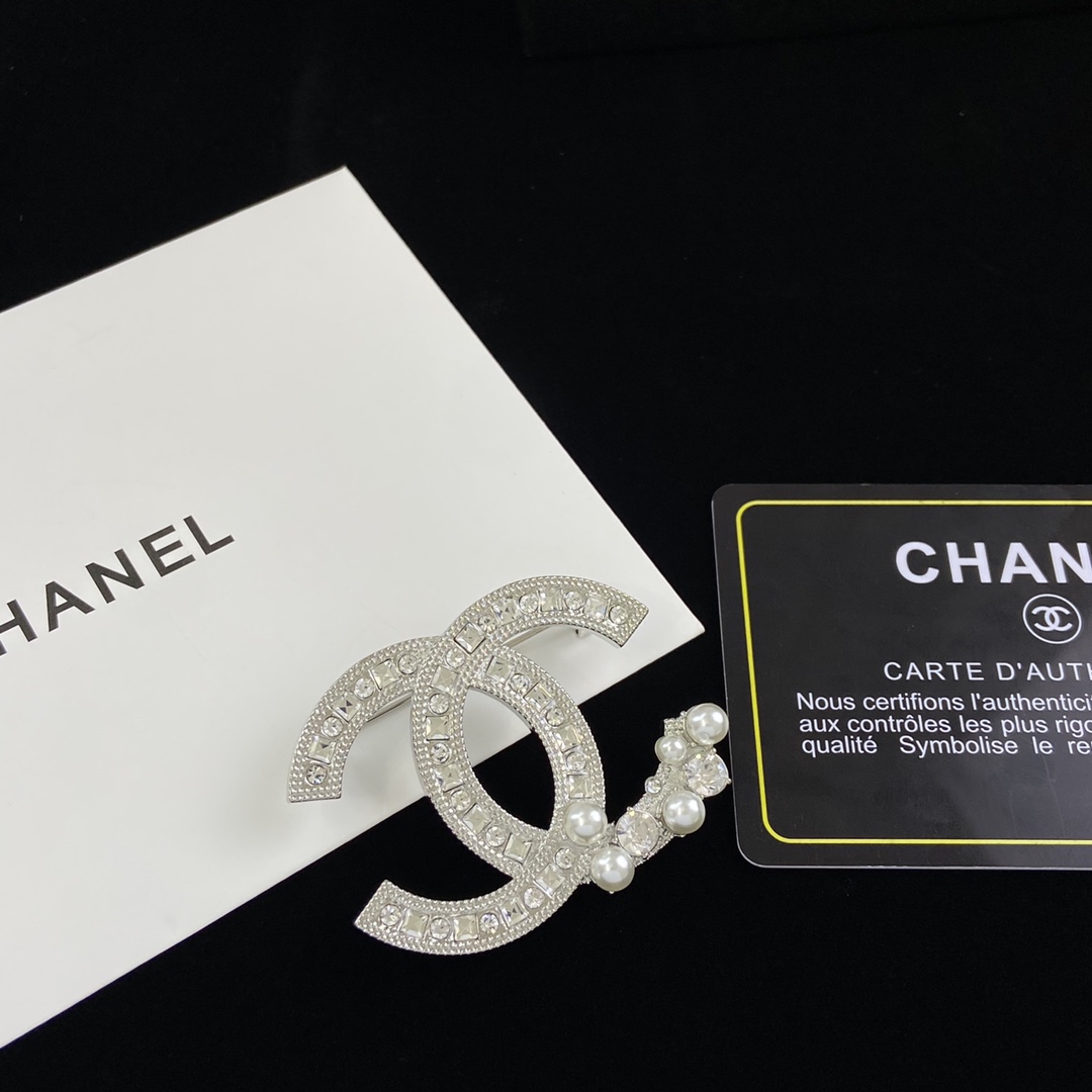 [TOP] CHANEL Brooch Collections