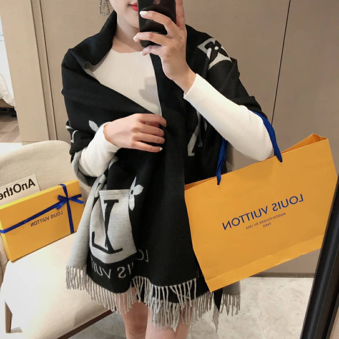 [TOP] Louis Vuitton LV LV Scarf With Pockets